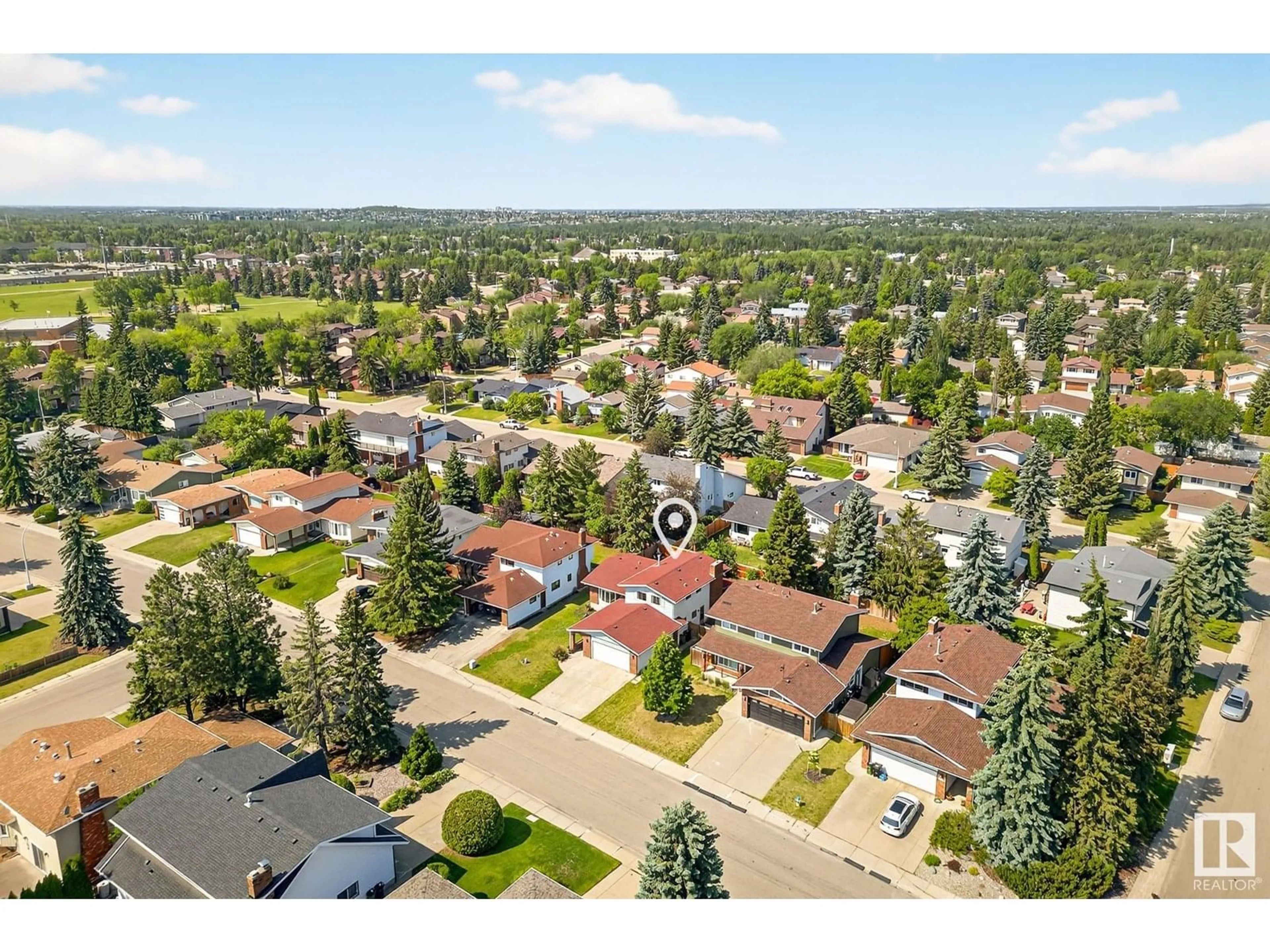 A pic from outside/outdoor area/front of a property/back of a property/a pic from drone, street for NW - 3310 113A ST, Edmonton Alberta T6J3V8
