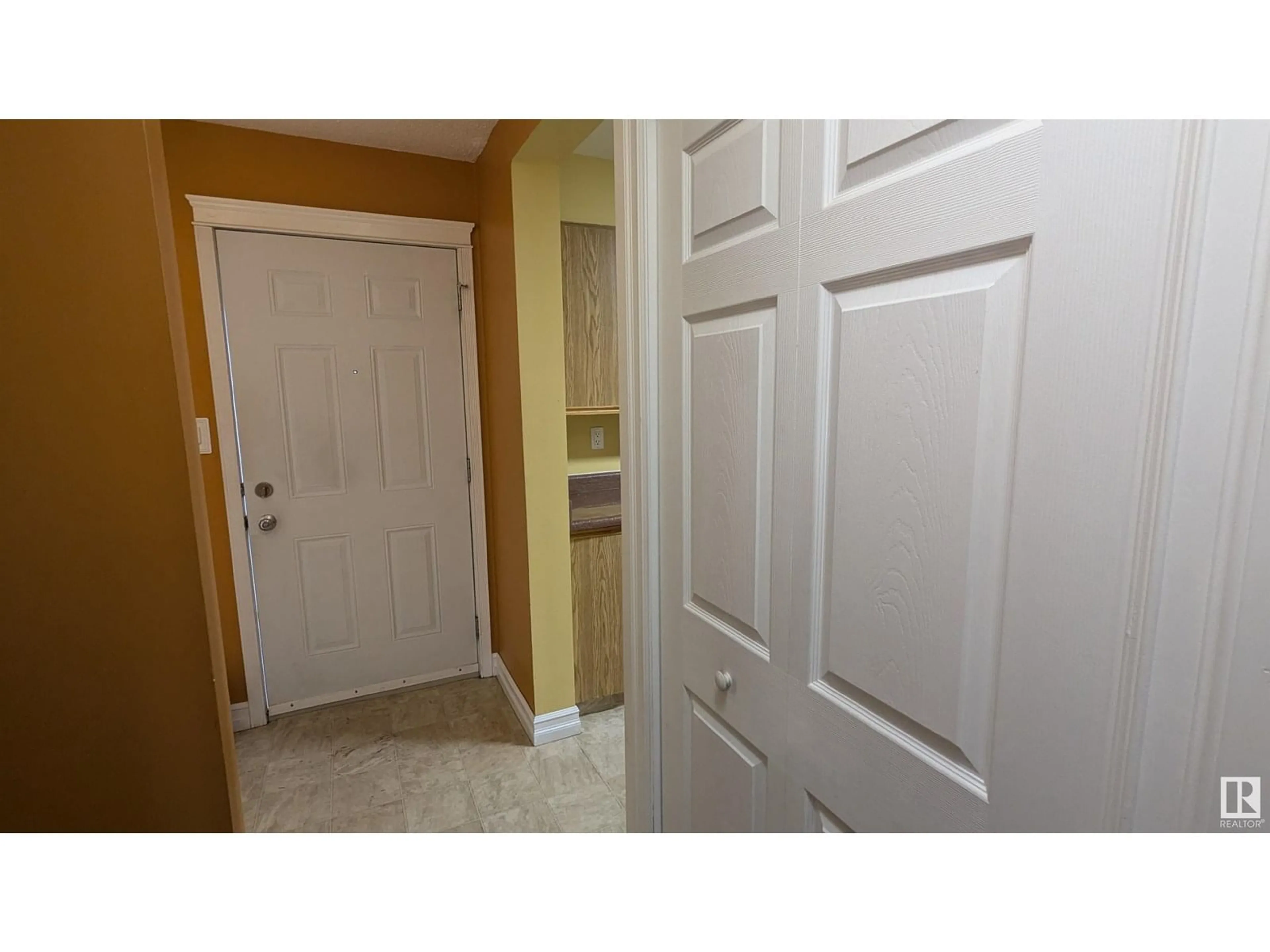 Indoor entryway for NW - 57 1415 62 ST, Edmonton Alberta T6L4K1
