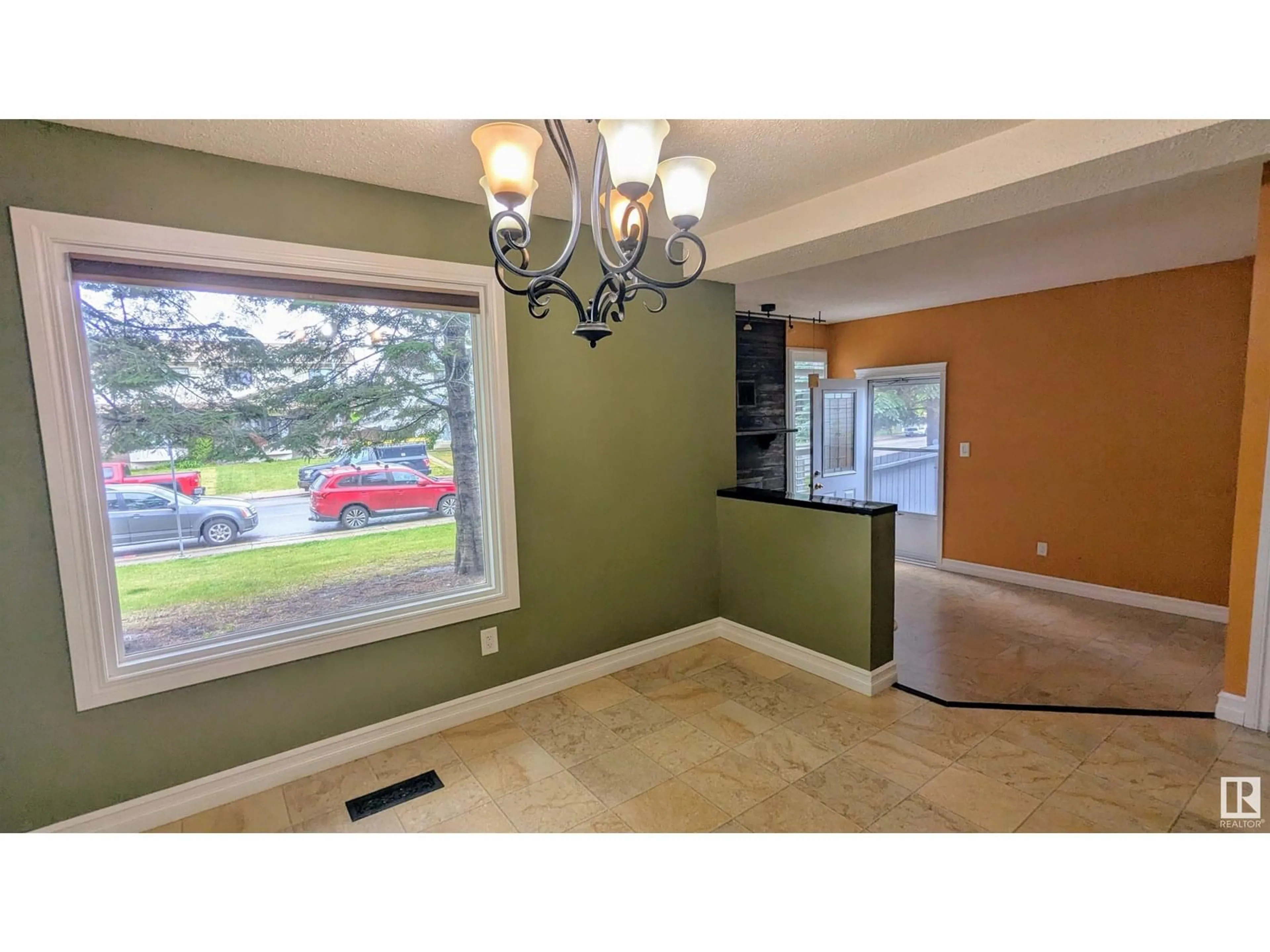 Unknown for NW - 57 1415 62 ST, Edmonton Alberta T6L4K1