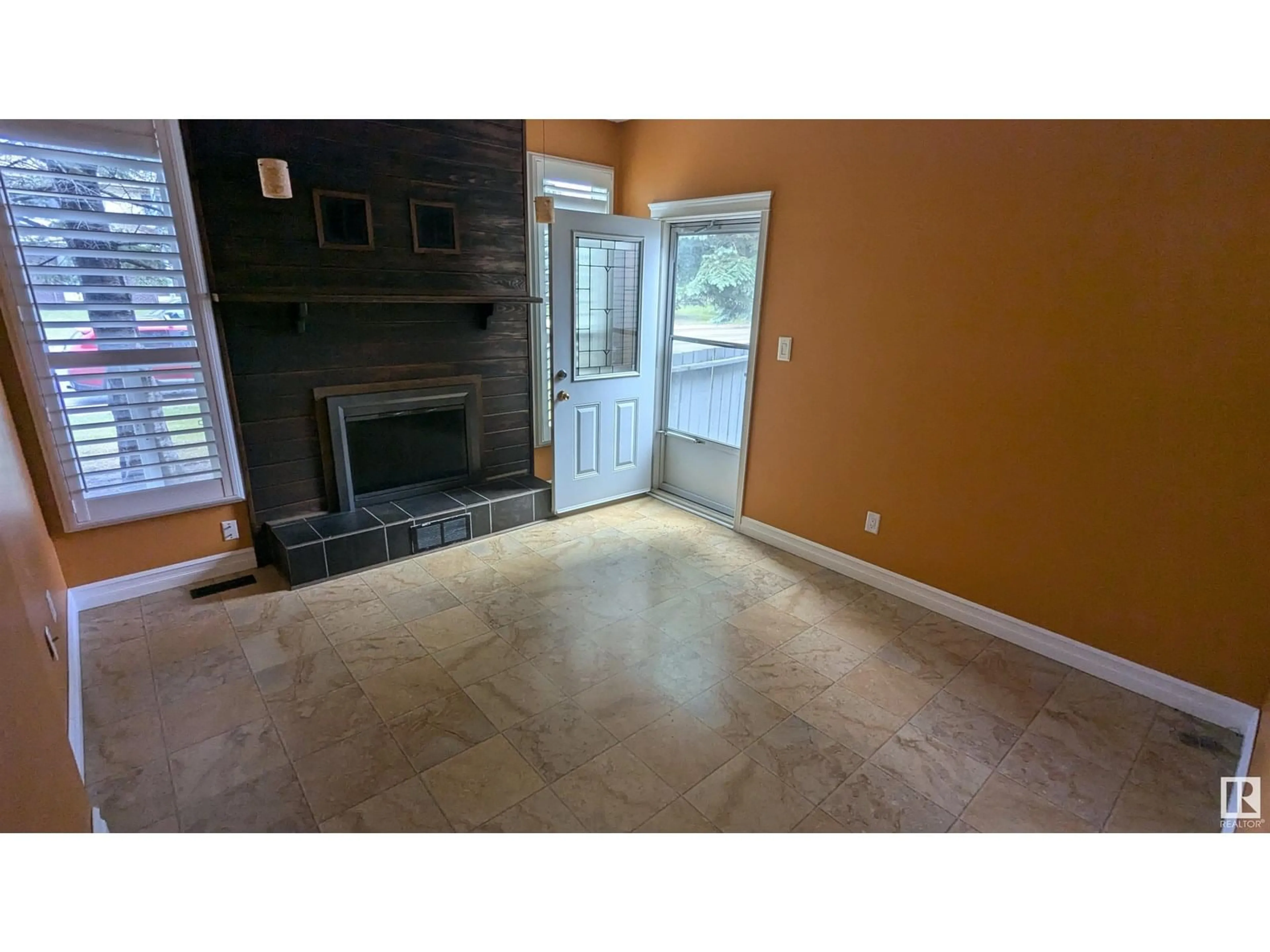 A pic of a room for NW - 57 1415 62 ST, Edmonton Alberta T6L4K1