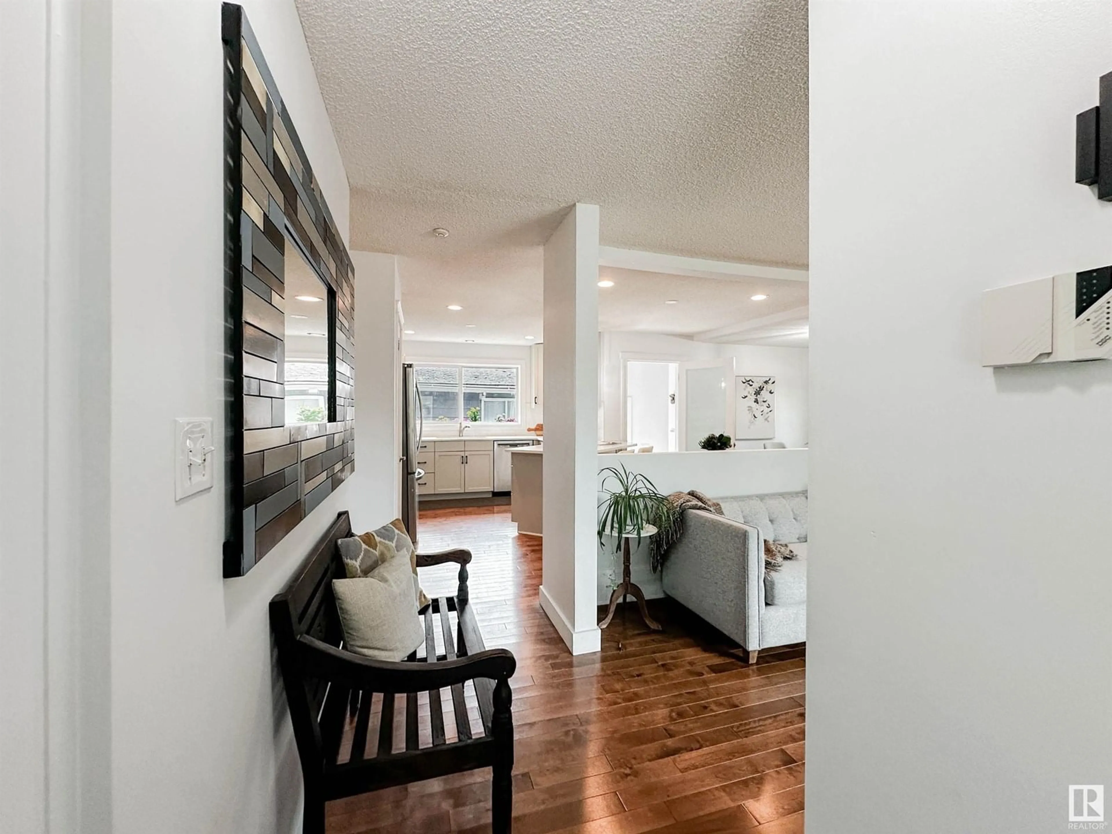 Indoor entryway for 64 BELLEVUE CR, St. Albert Alberta T8N0A6