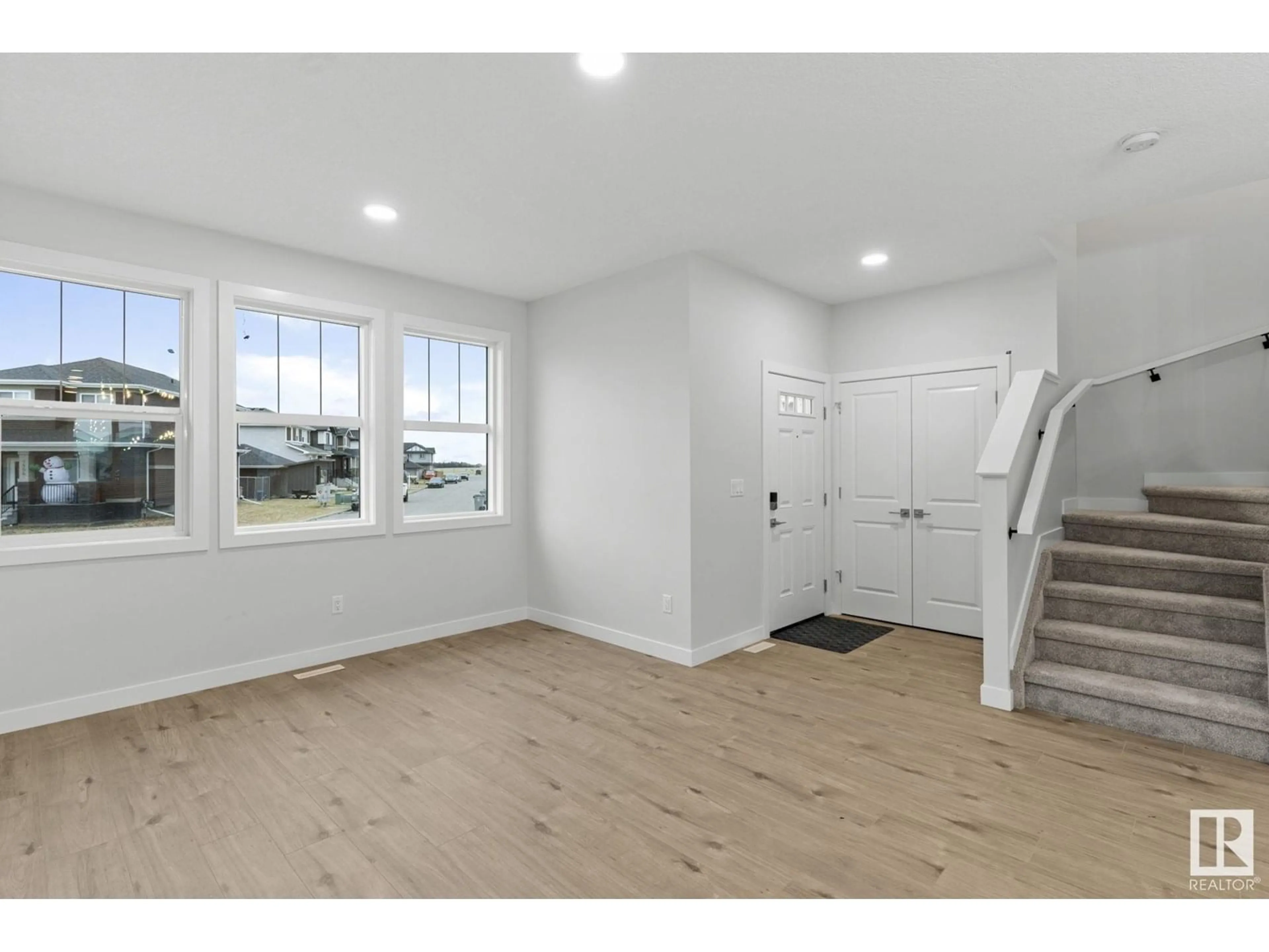 Indoor entryway for 21 ETON LI, Spruce Grove Alberta T7X4B7