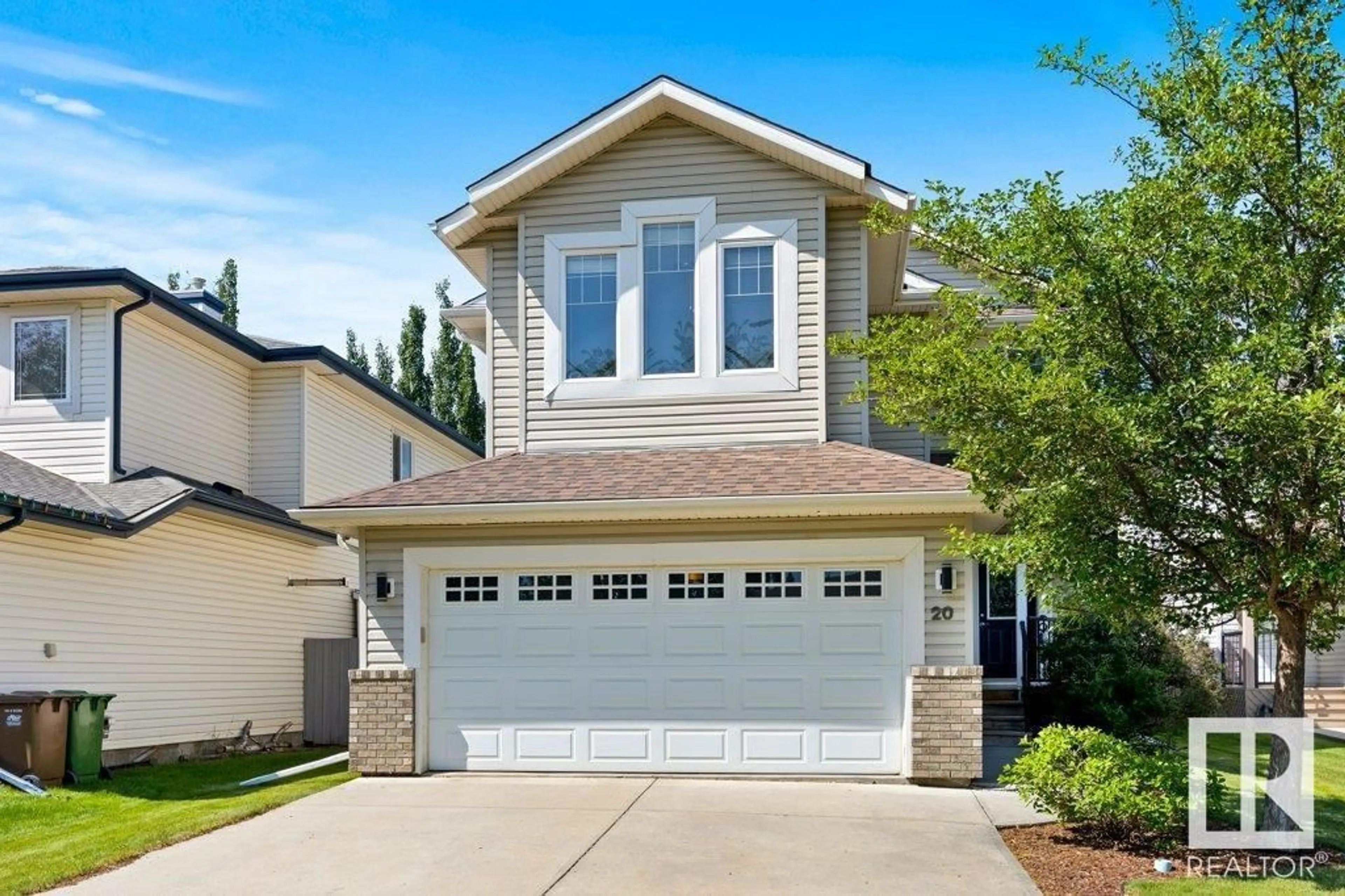 Home with vinyl exterior material, street for 20 ETHAN PL, St. Albert Alberta T8N7L6