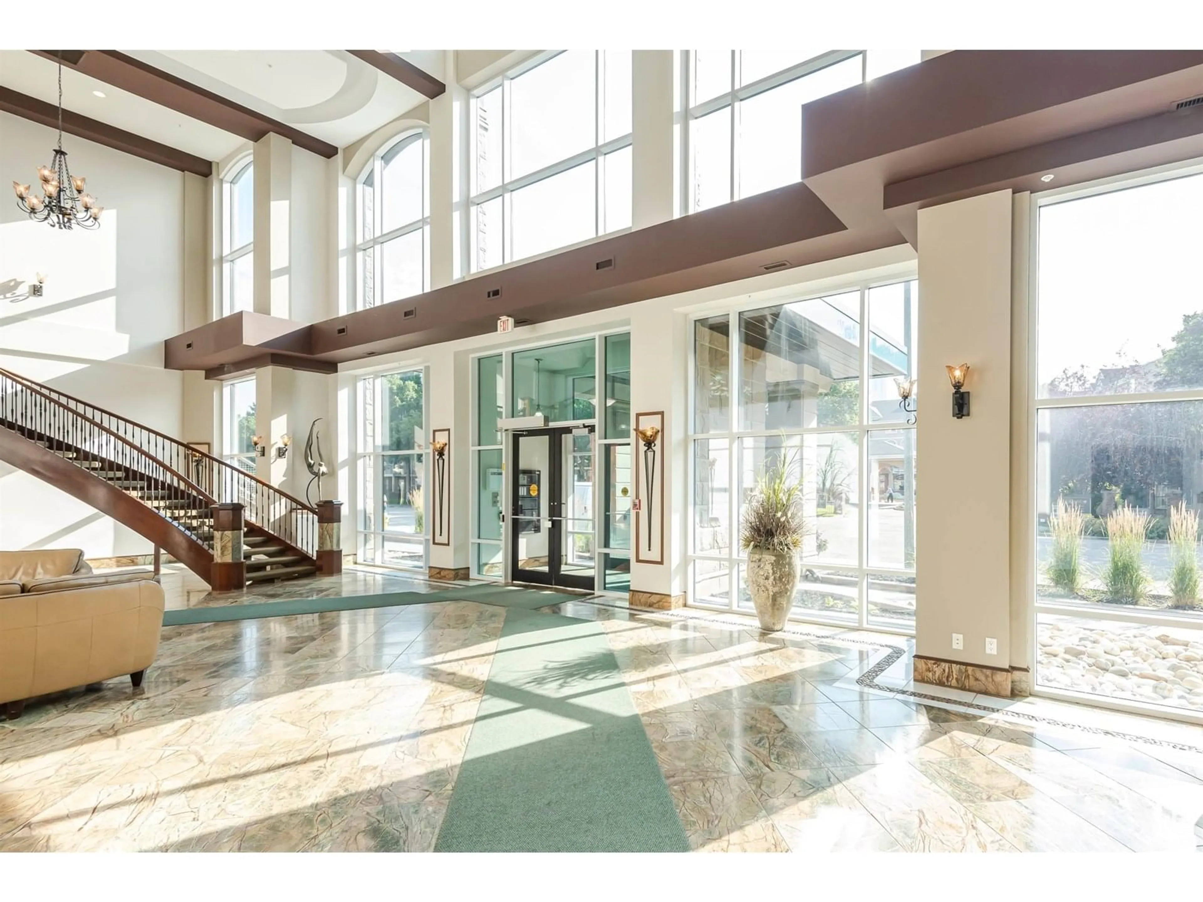 Indoor foyer for 506 - 10142 111 ST NW, Edmonton Alberta T5K1K6