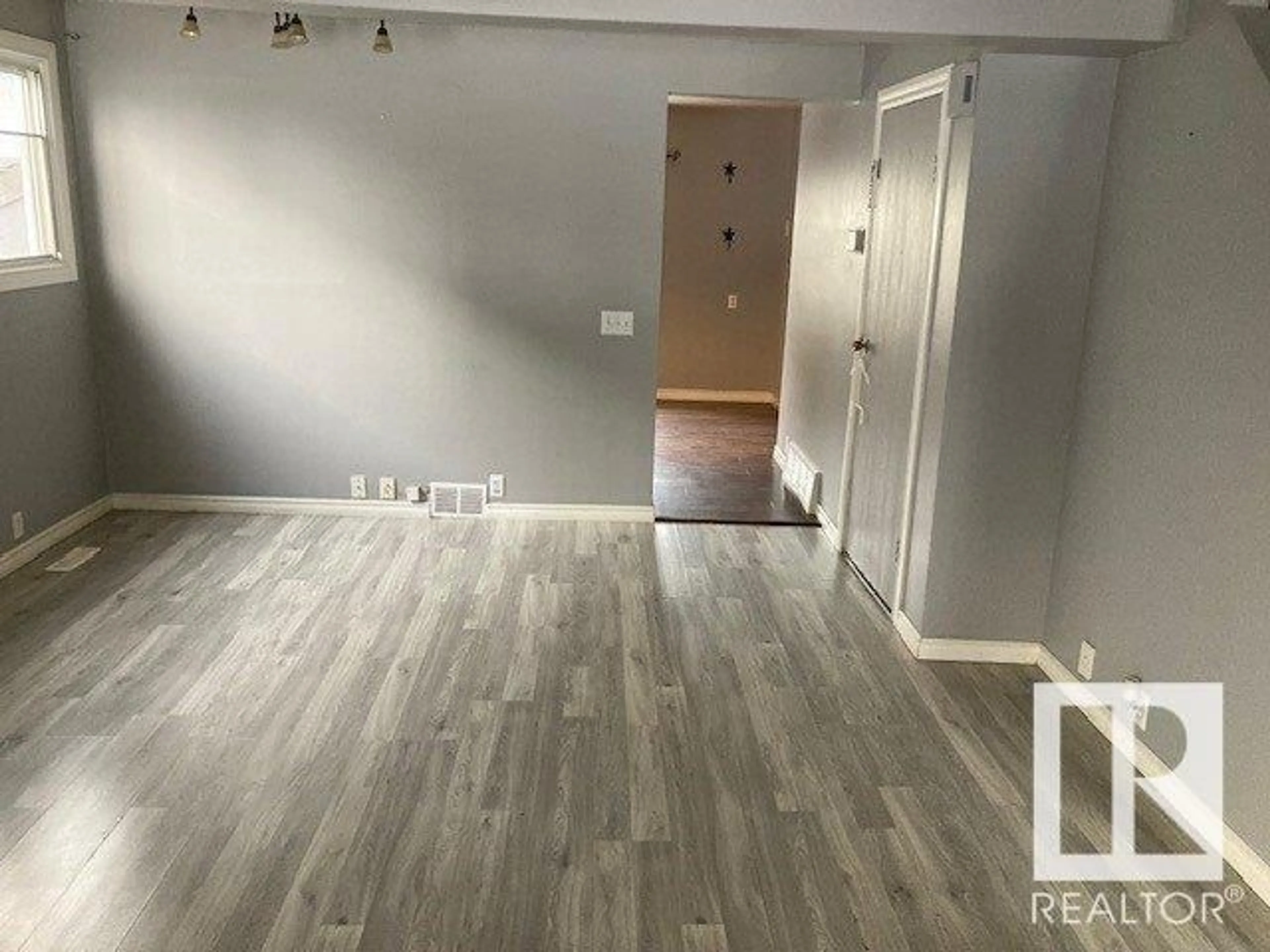 A pic of a room for 10410 97 AV, Morinville Alberta T8R1E1