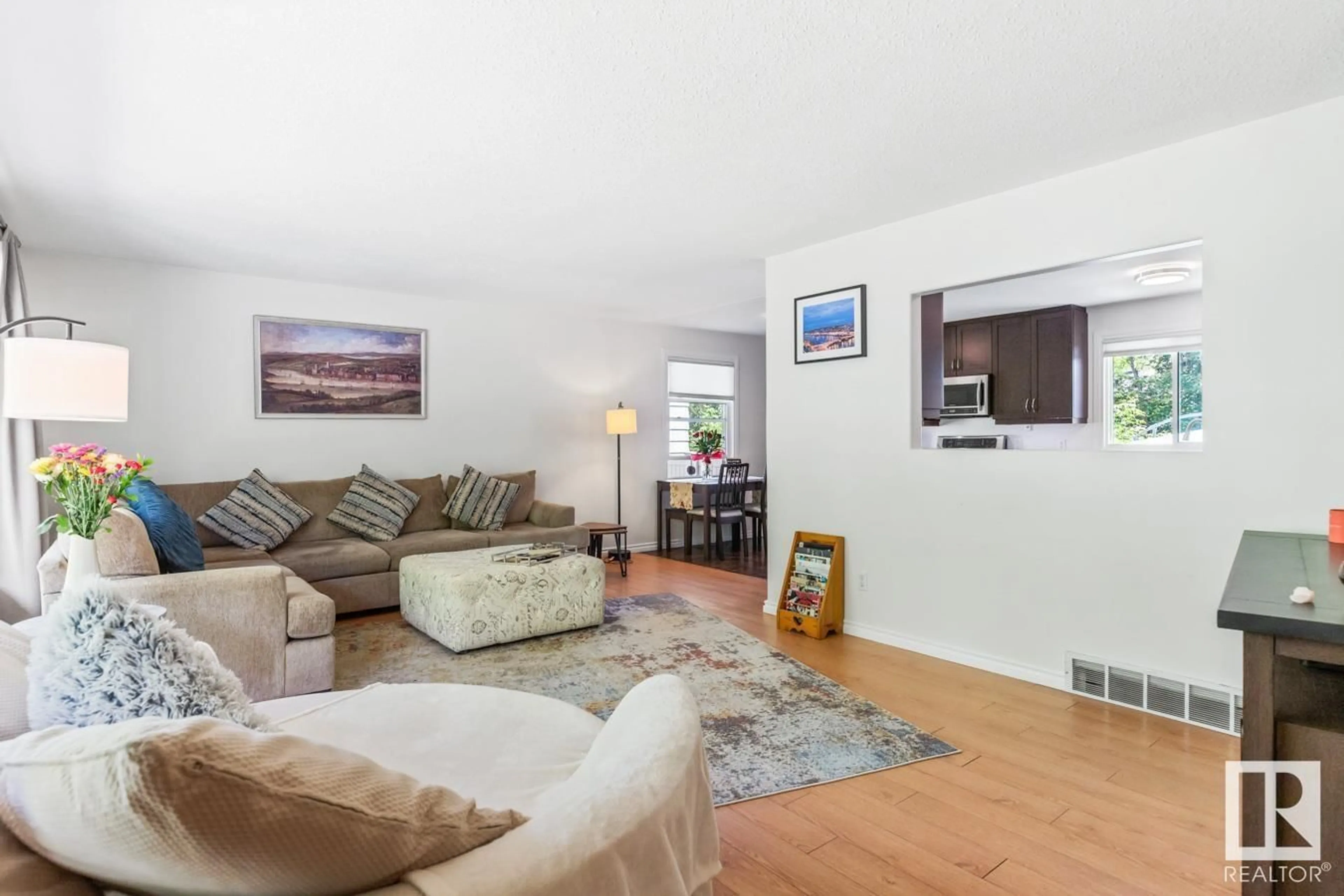 Living room with furniture, unknown for 40 AUSTIN CR, St. Albert Alberta T8N3B5