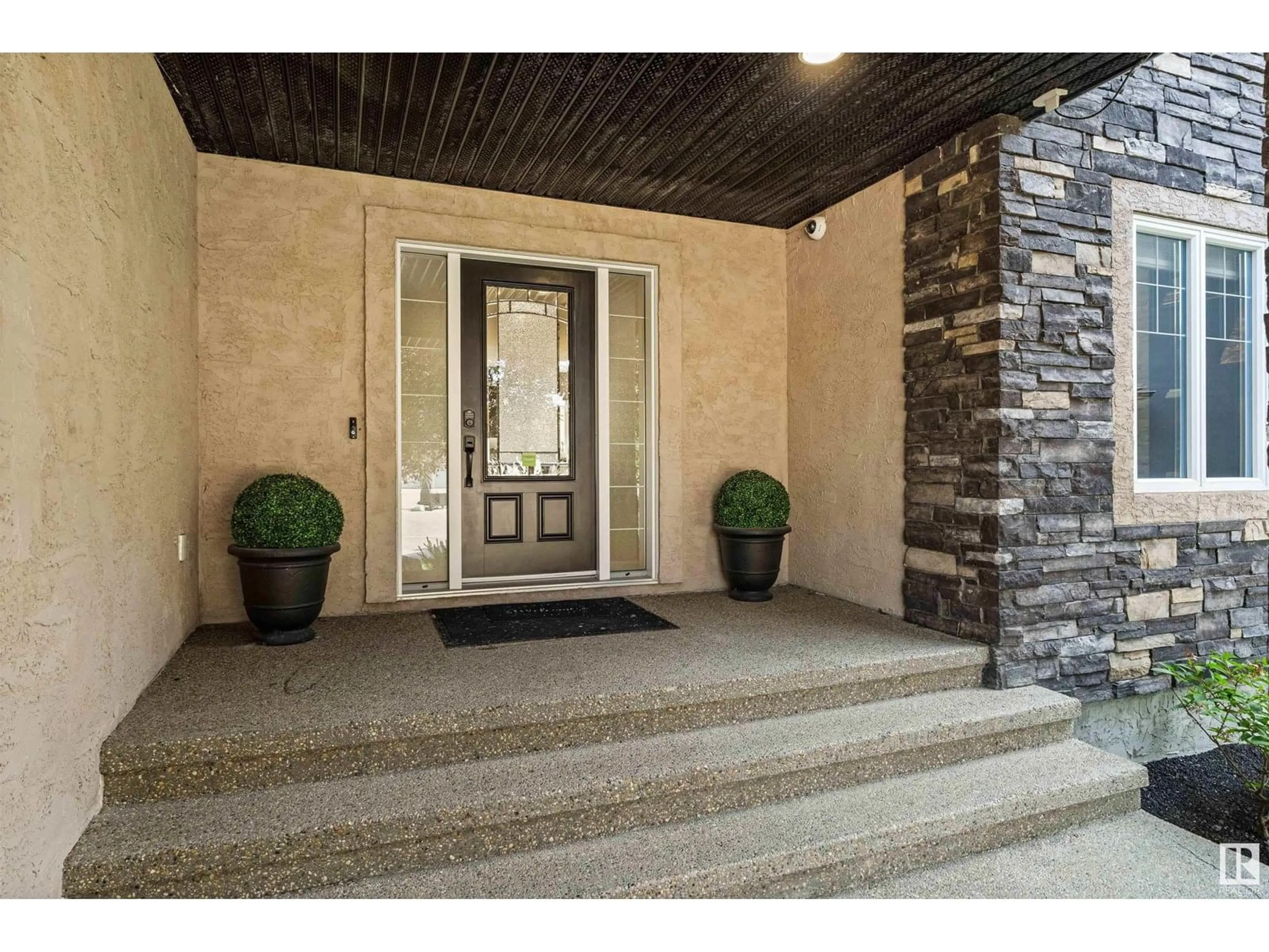 Indoor entryway for 4413 WESTCLIFF CL, Edmonton Alberta T6W2L2
