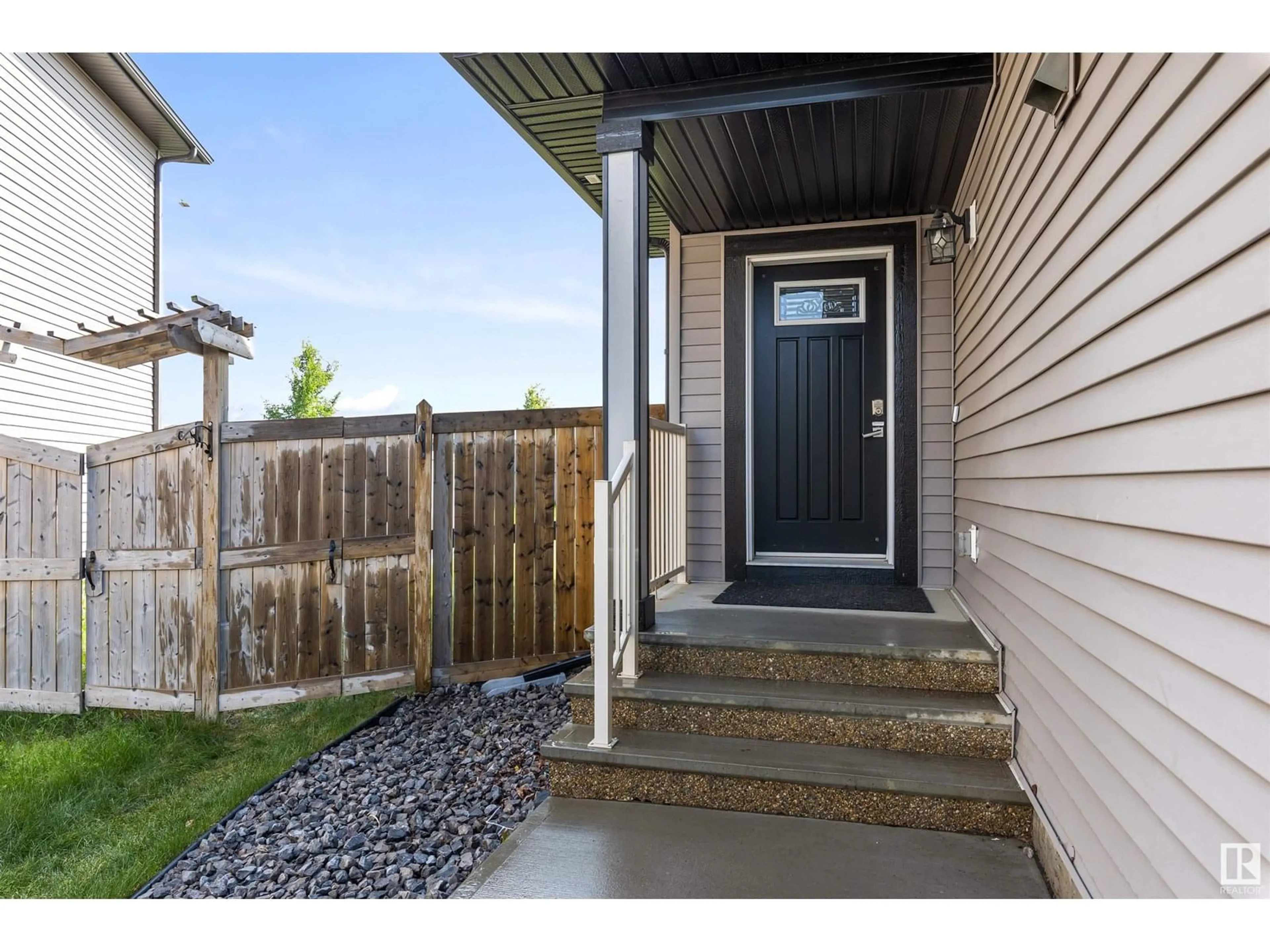 Indoor entryway for SW - 7277 ARMOUR CR, Edmonton Alberta T6W2S1