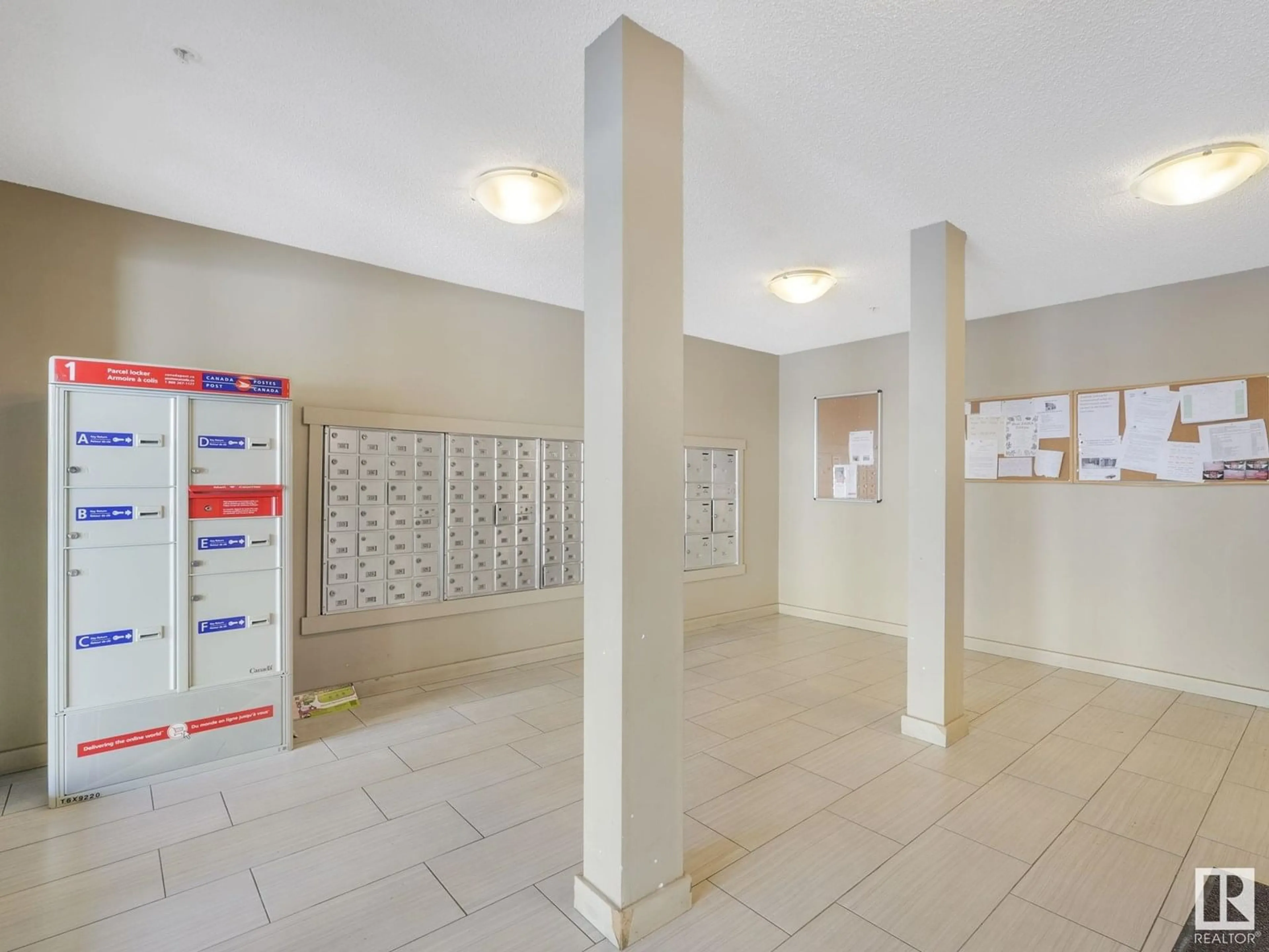 Indoor foyer for SW - 111 WATT CM, Edmonton Alberta T6X2C6