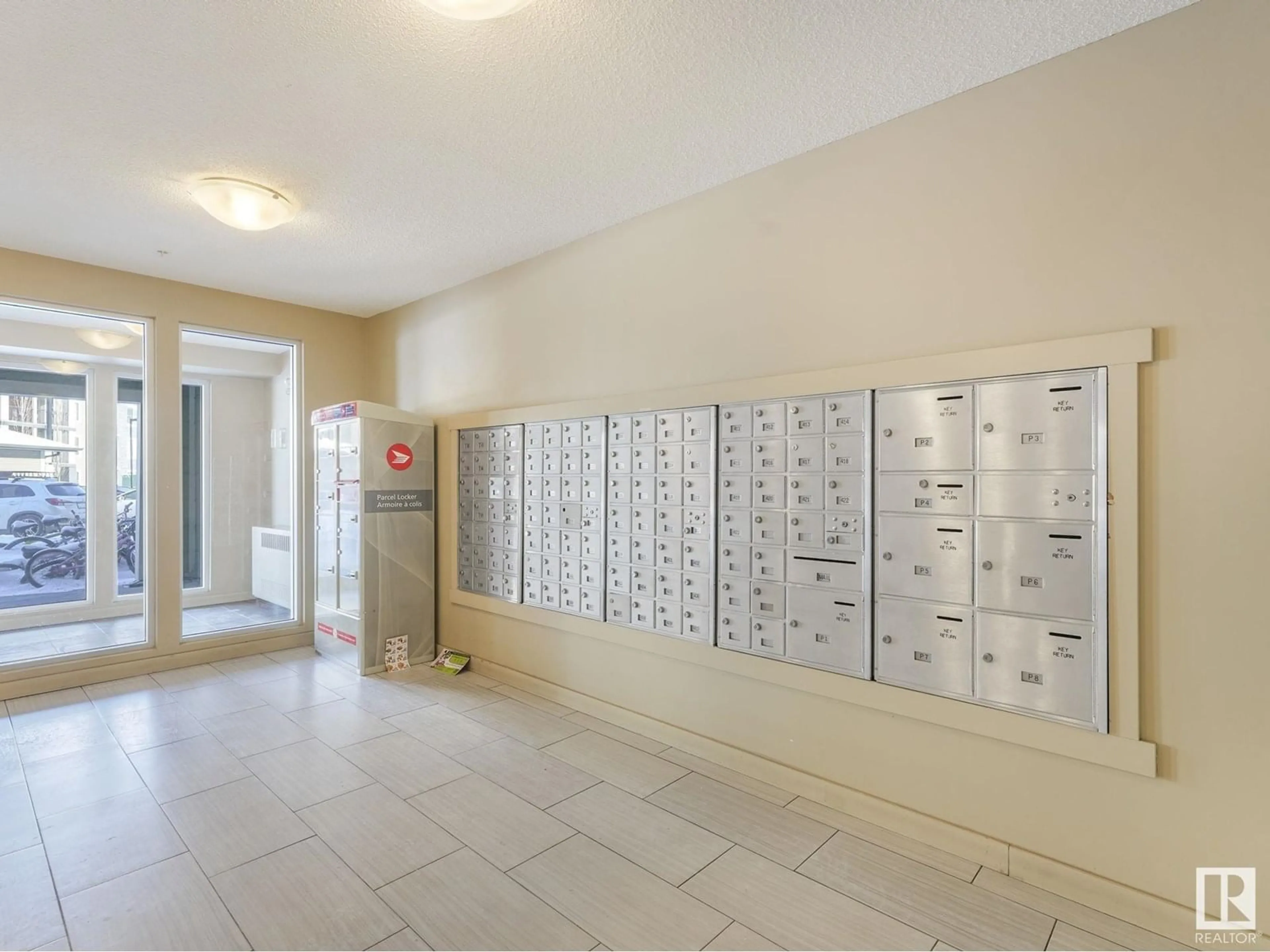 Indoor foyer for SW - 111 WATT CM, Edmonton Alberta T6X2C6