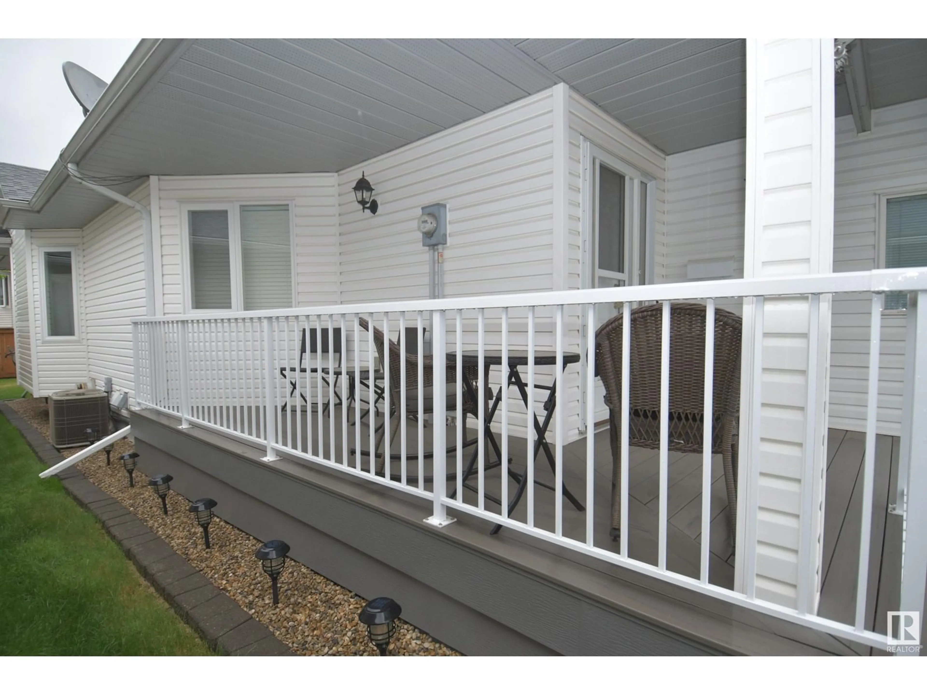 Patio, street for 117 LAKESIDE PL, Leduc Alberta T9E6P3