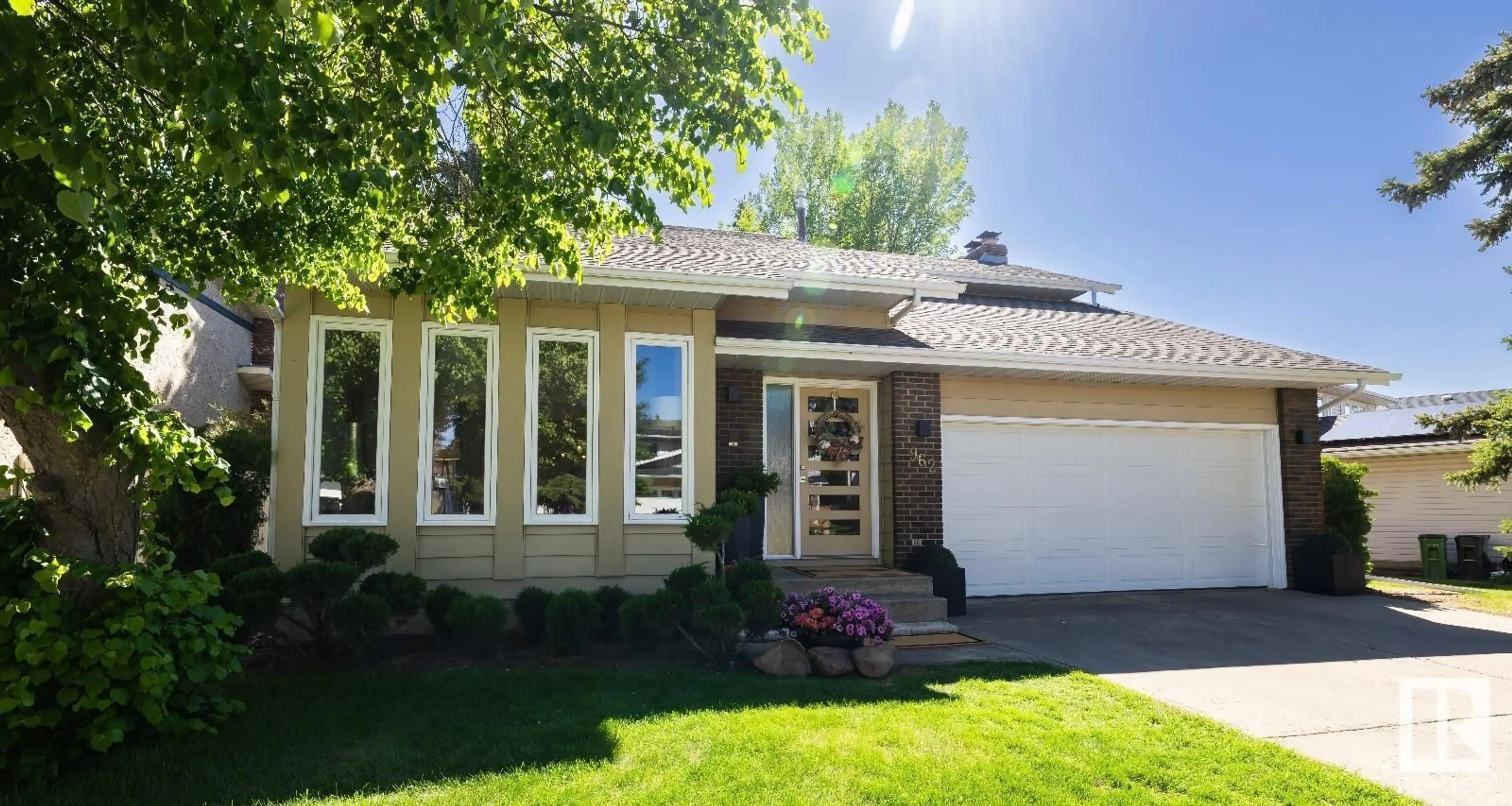 Home with vinyl exterior material, street for 962 RICE RD, Edmonton Alberta T6R1A1