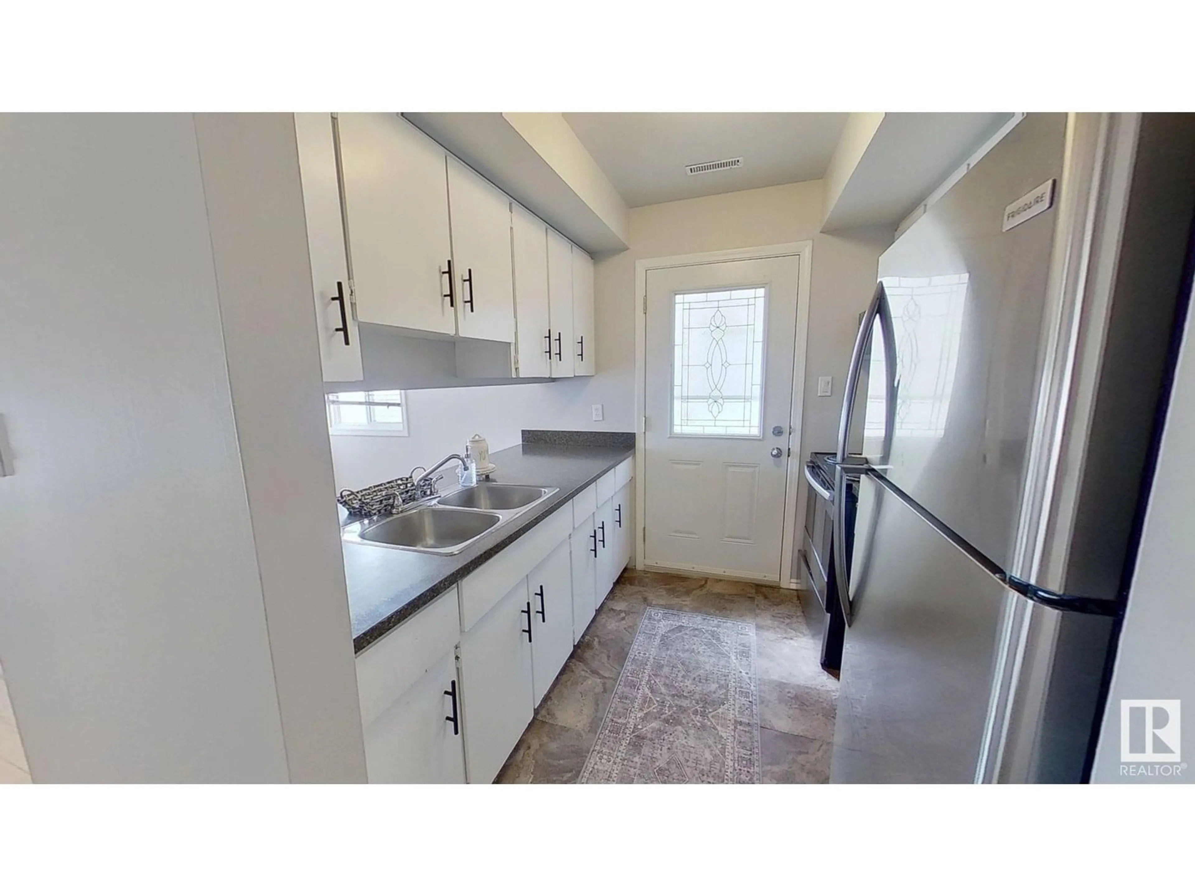 Standard kitchen, unknown for 27 LANCASTER TC, Edmonton Alberta T5X5S4