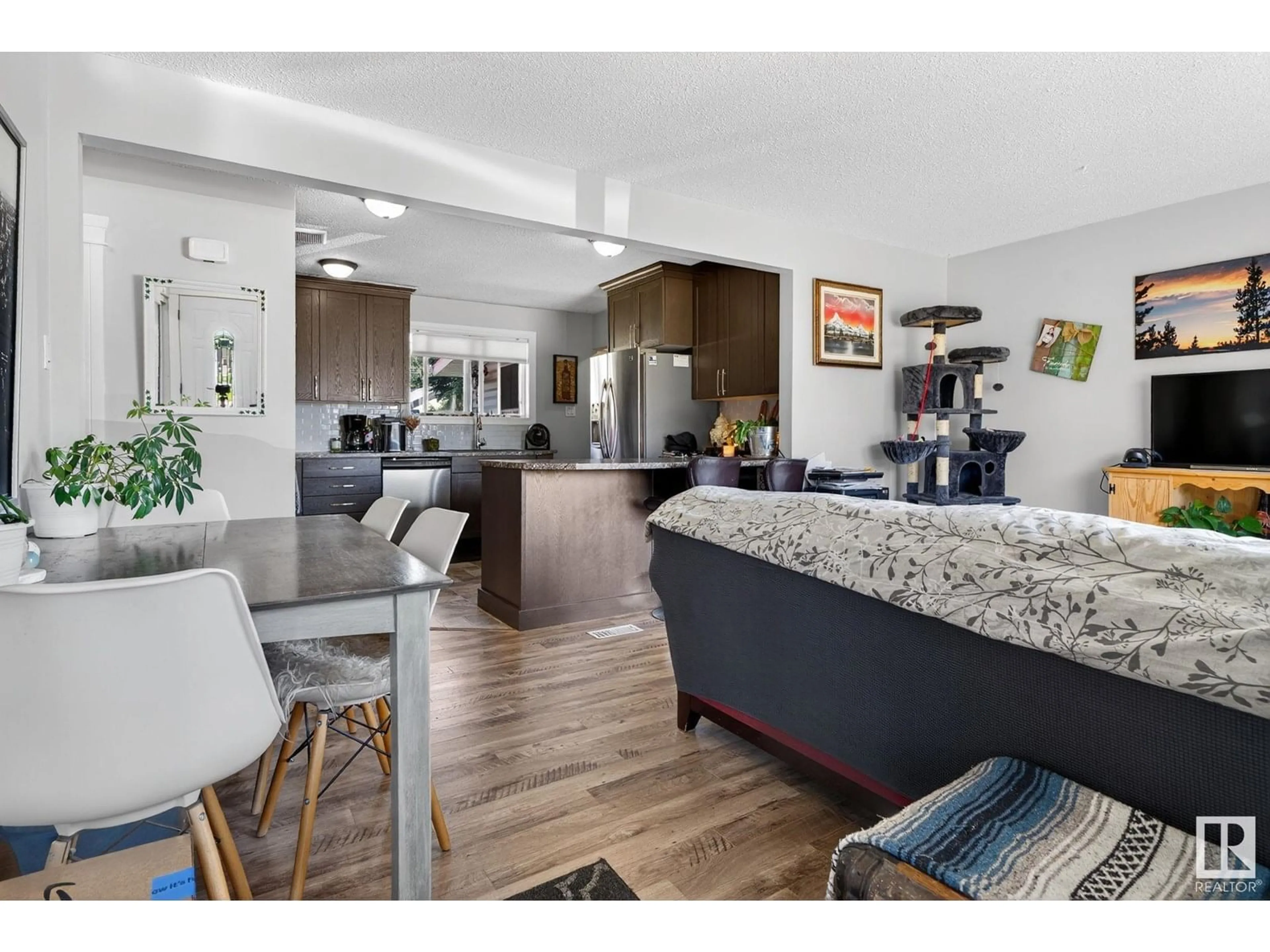 Open concept kitchen, unknown for 5429 50 ST, Wabamun Alberta T0E2K0