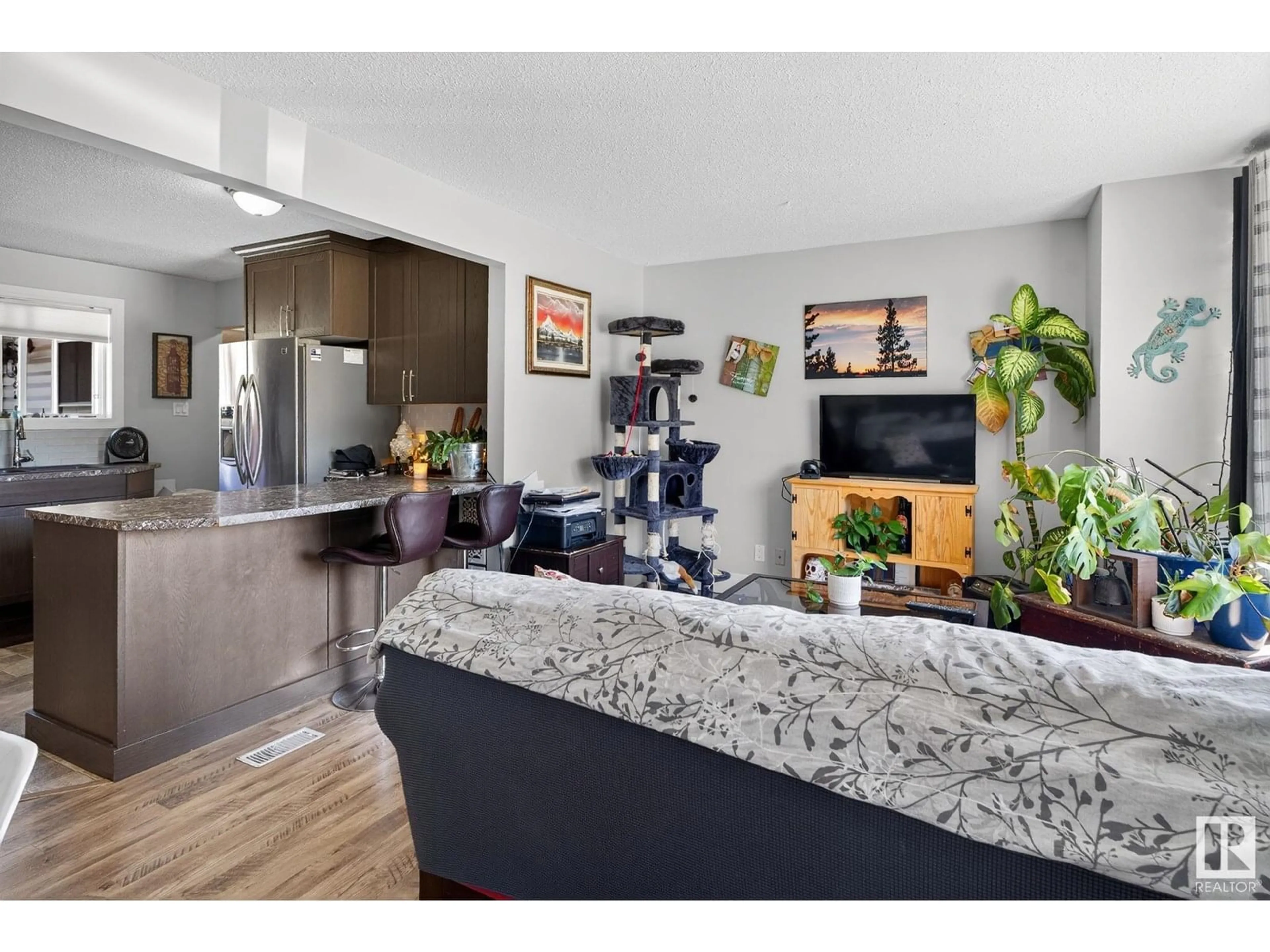 Open concept kitchen, unknown for 5429 50 ST, Wabamun Alberta T0E2K0