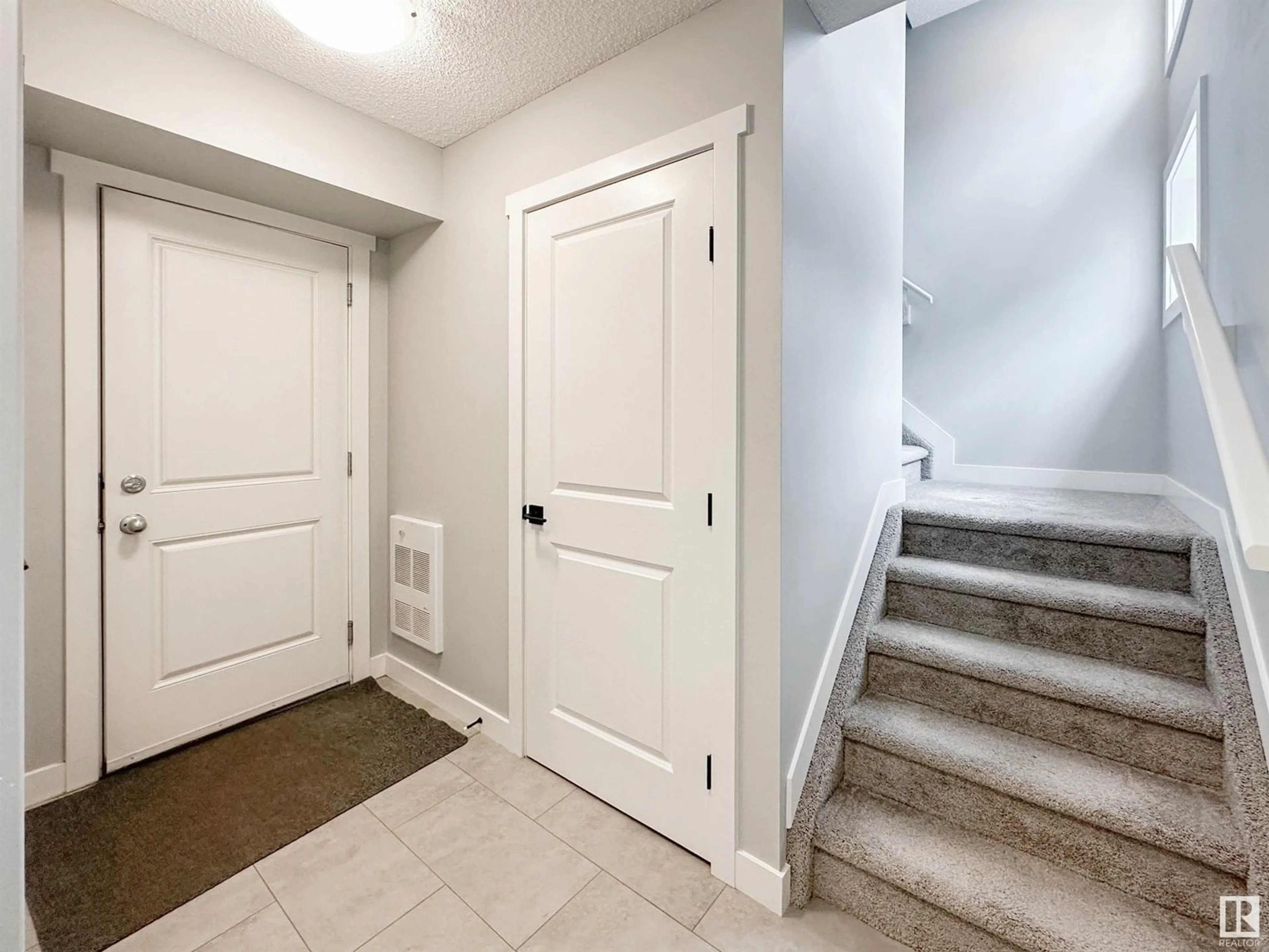 Indoor entryway for #81 - 12815 CUMBERLAND RD, Edmonton Alberta T6V0M2
