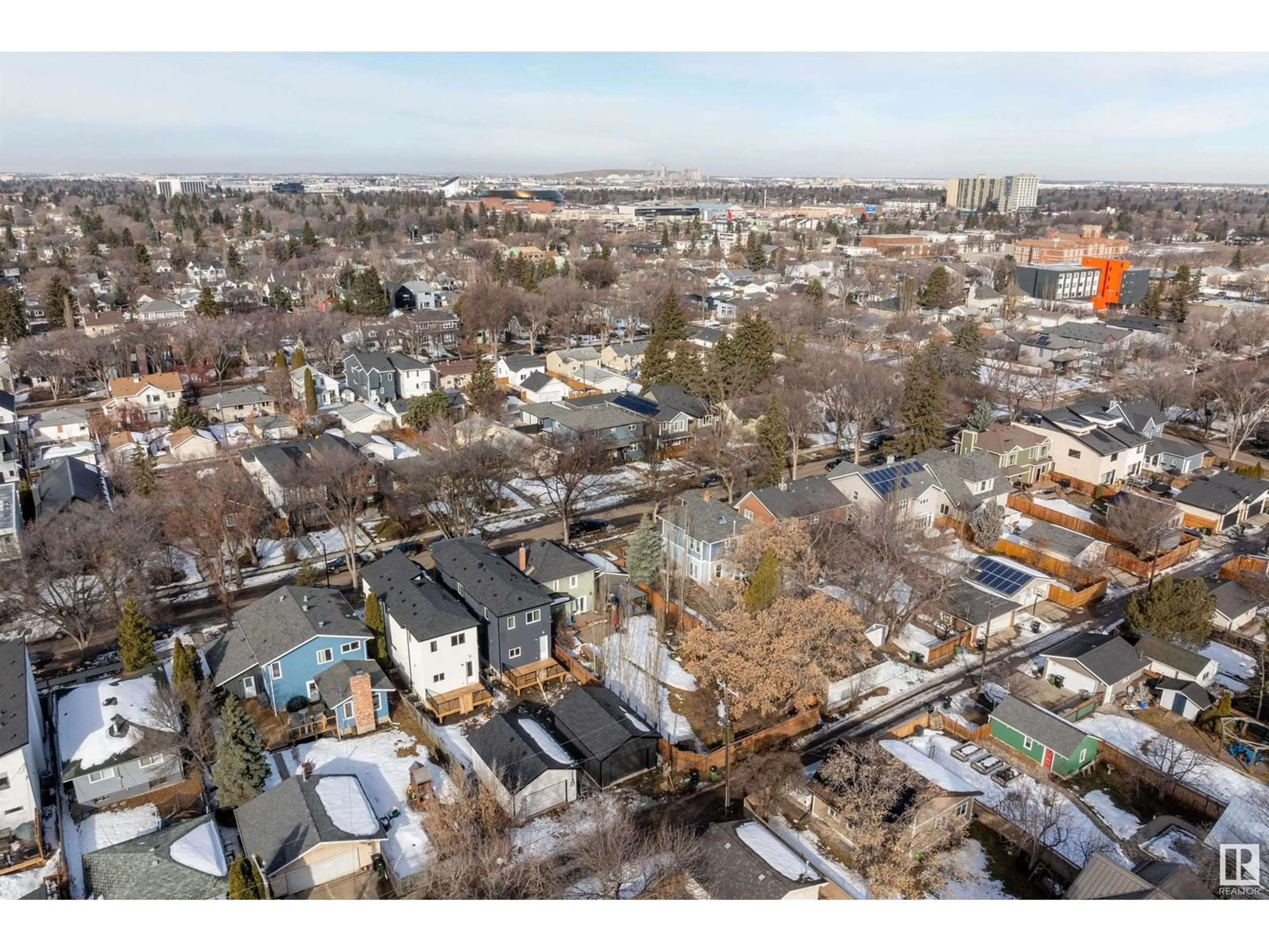 A pic from outside/outdoor area/front of a property/back of a property/a pic from drone, street for 10965 129 ST, Edmonton Alberta T5M0Y2