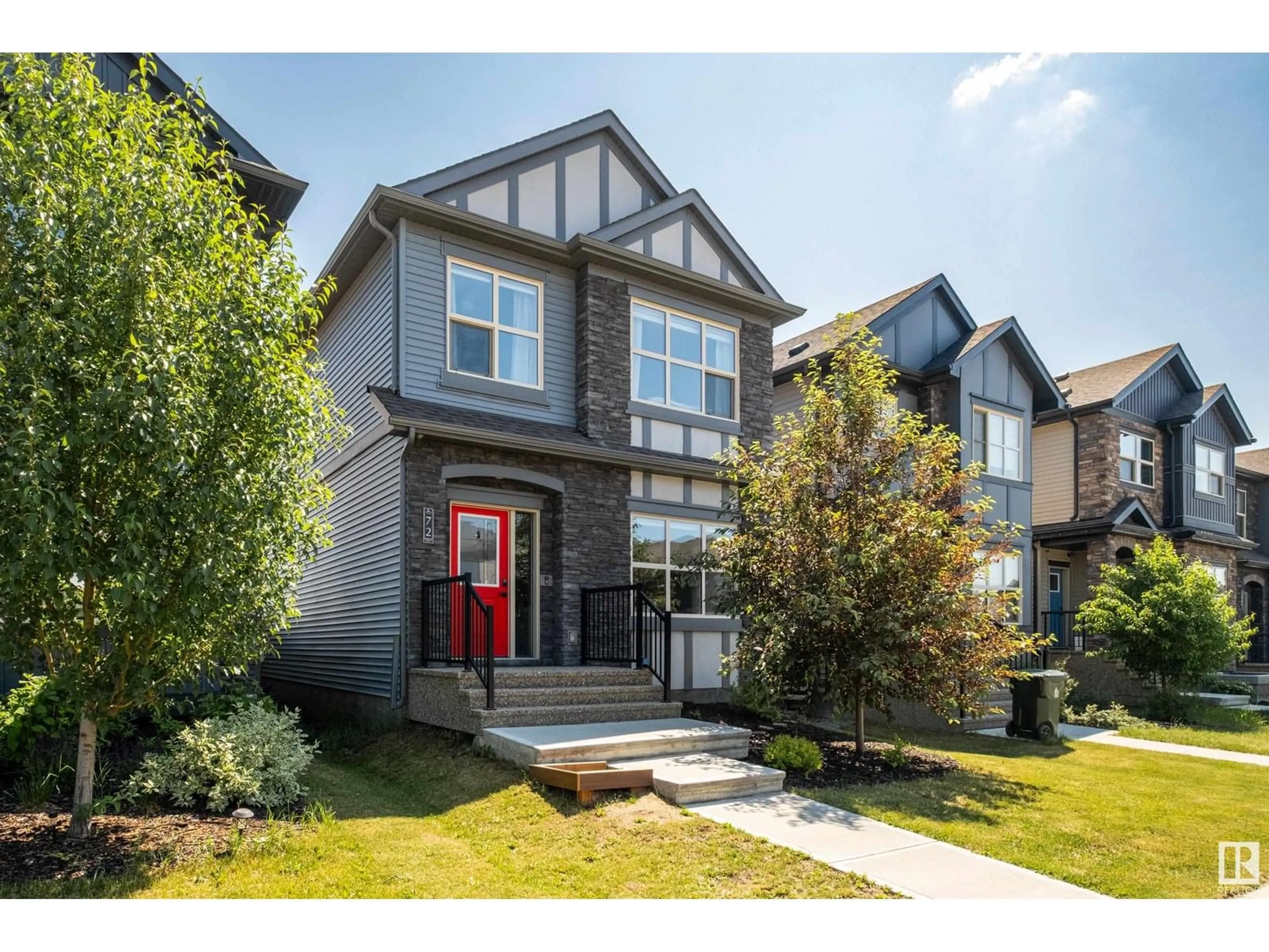 Home with vinyl exterior material, street for 72 GARNEAU GA, Spruce Grove Alberta T7X0Z7