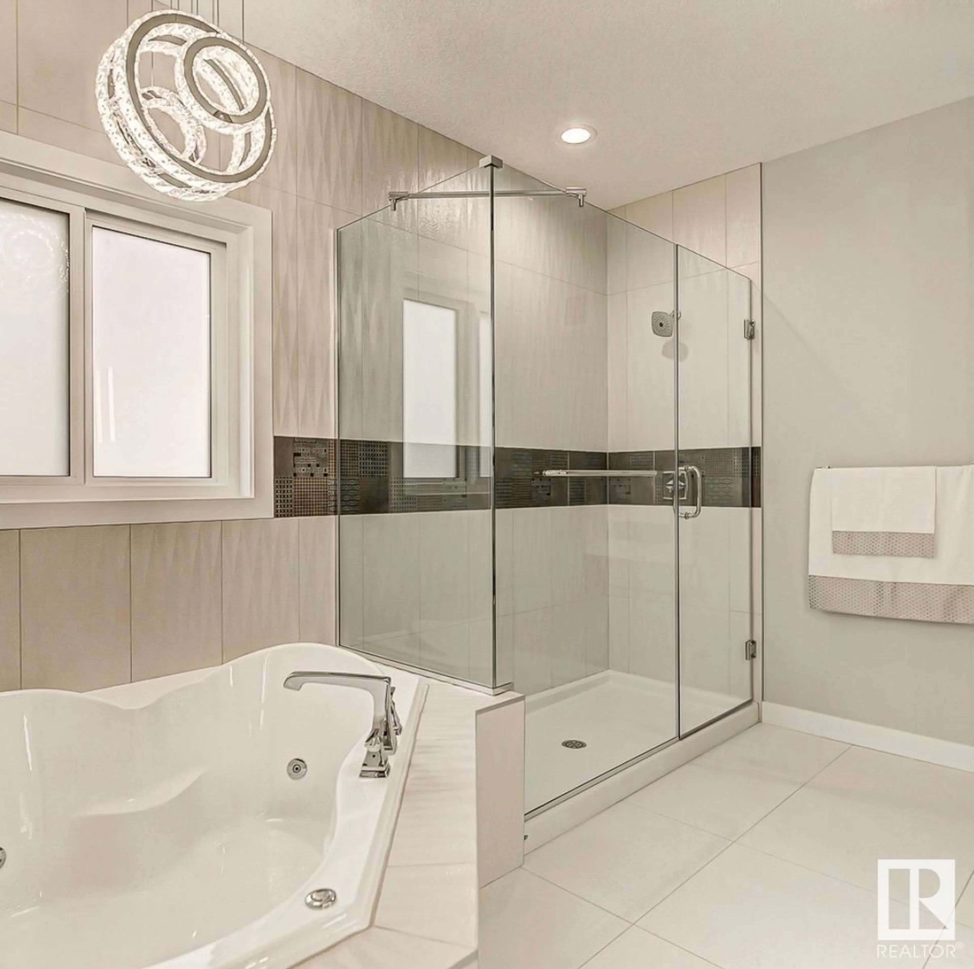 Contemporary bathroom, ceramic/tile floor for 19 WESTWYCK LI, Spruce Grove Alberta T7X3H1