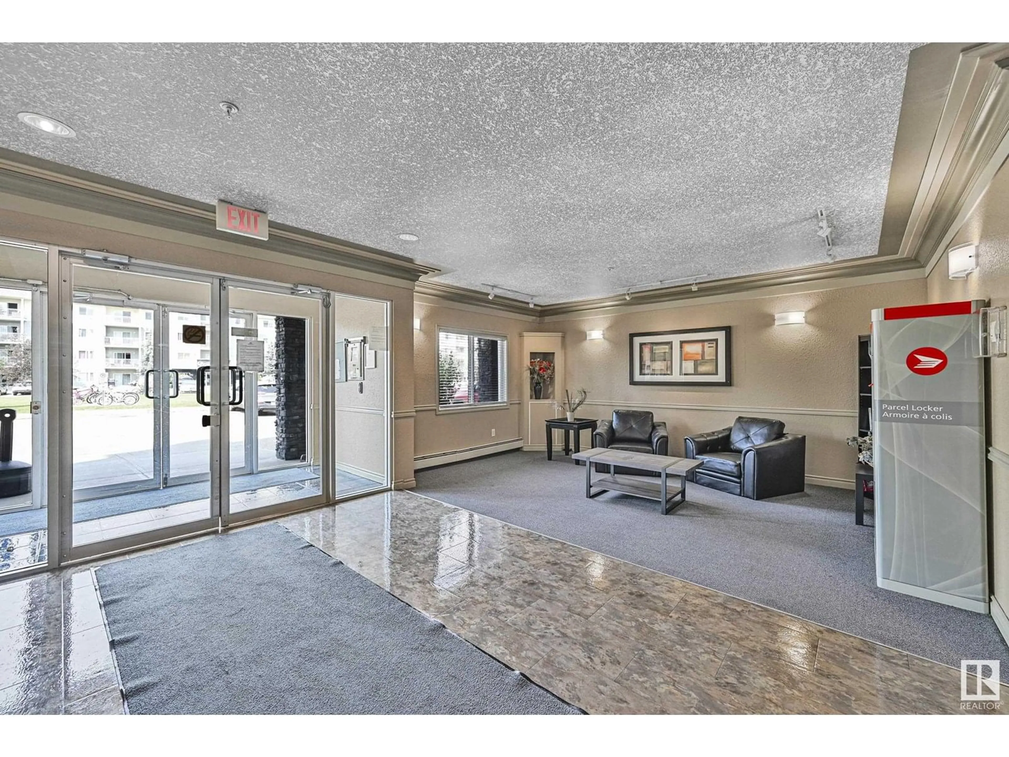 Indoor foyer for 117 WOODSMERE CL, Fort Saskatchewan Alberta T8L4R8