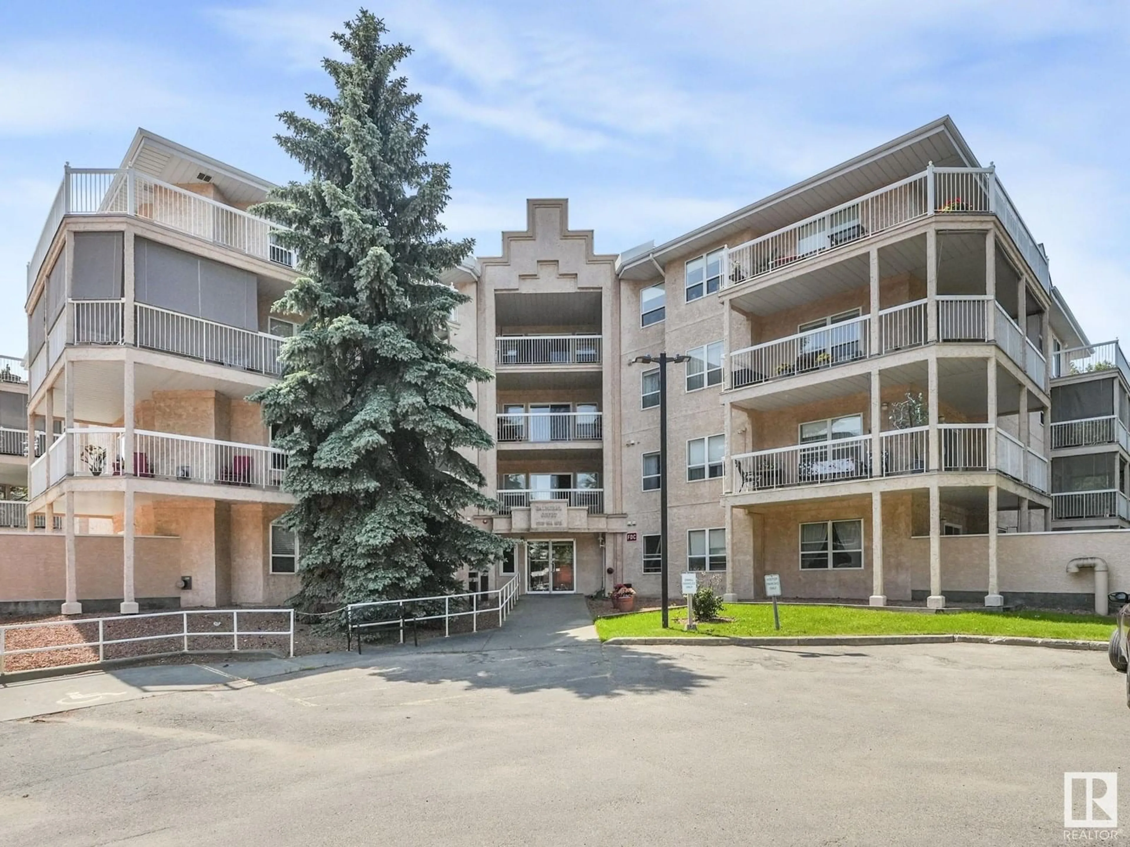 Patio, unknown for #305 - 17519 98A AV, Edmonton Alberta T5T6C1