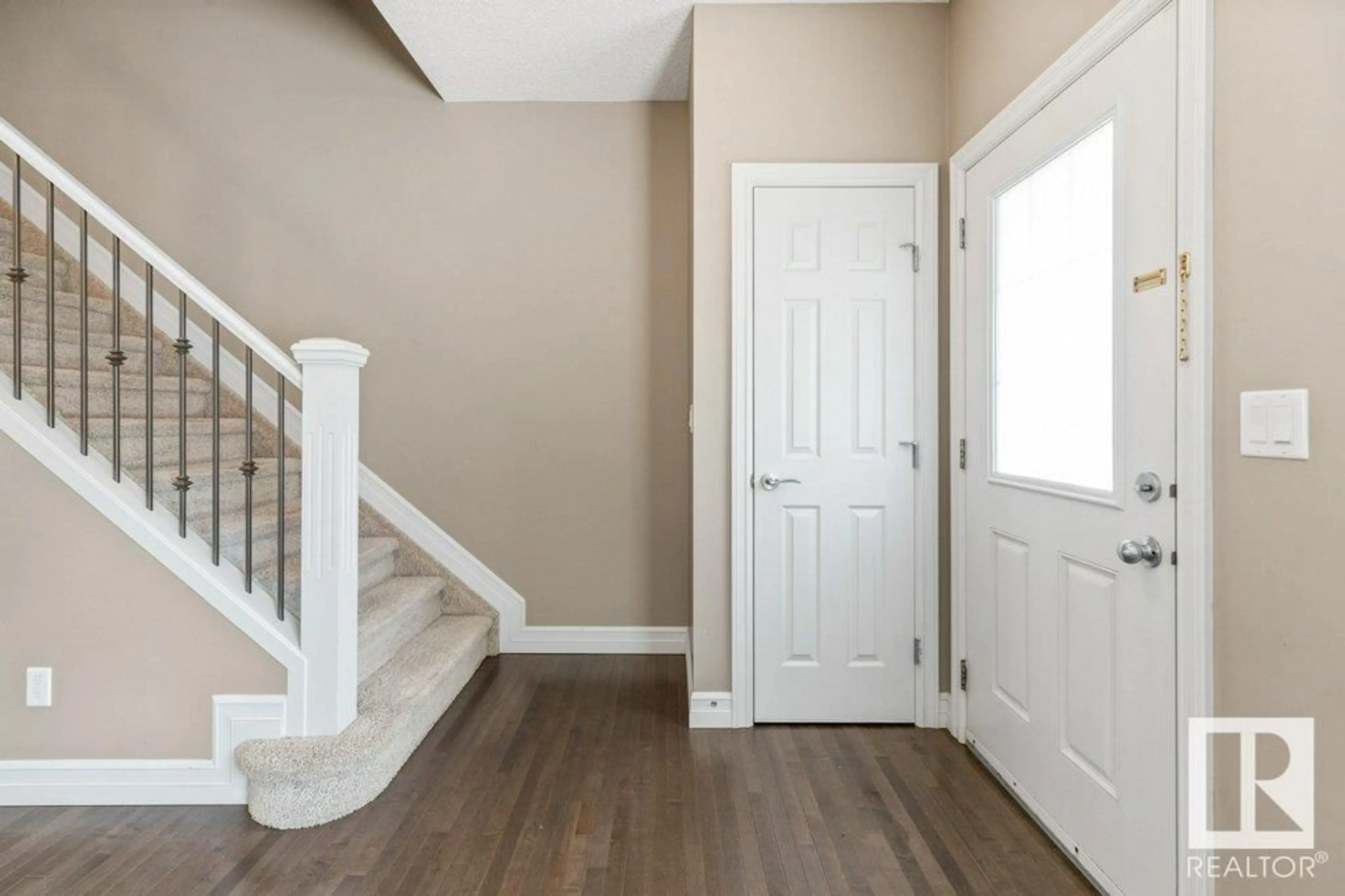 Indoor entryway for #13 - 2003 RABBIT HILL RD, Edmonton Alberta T6R0R7