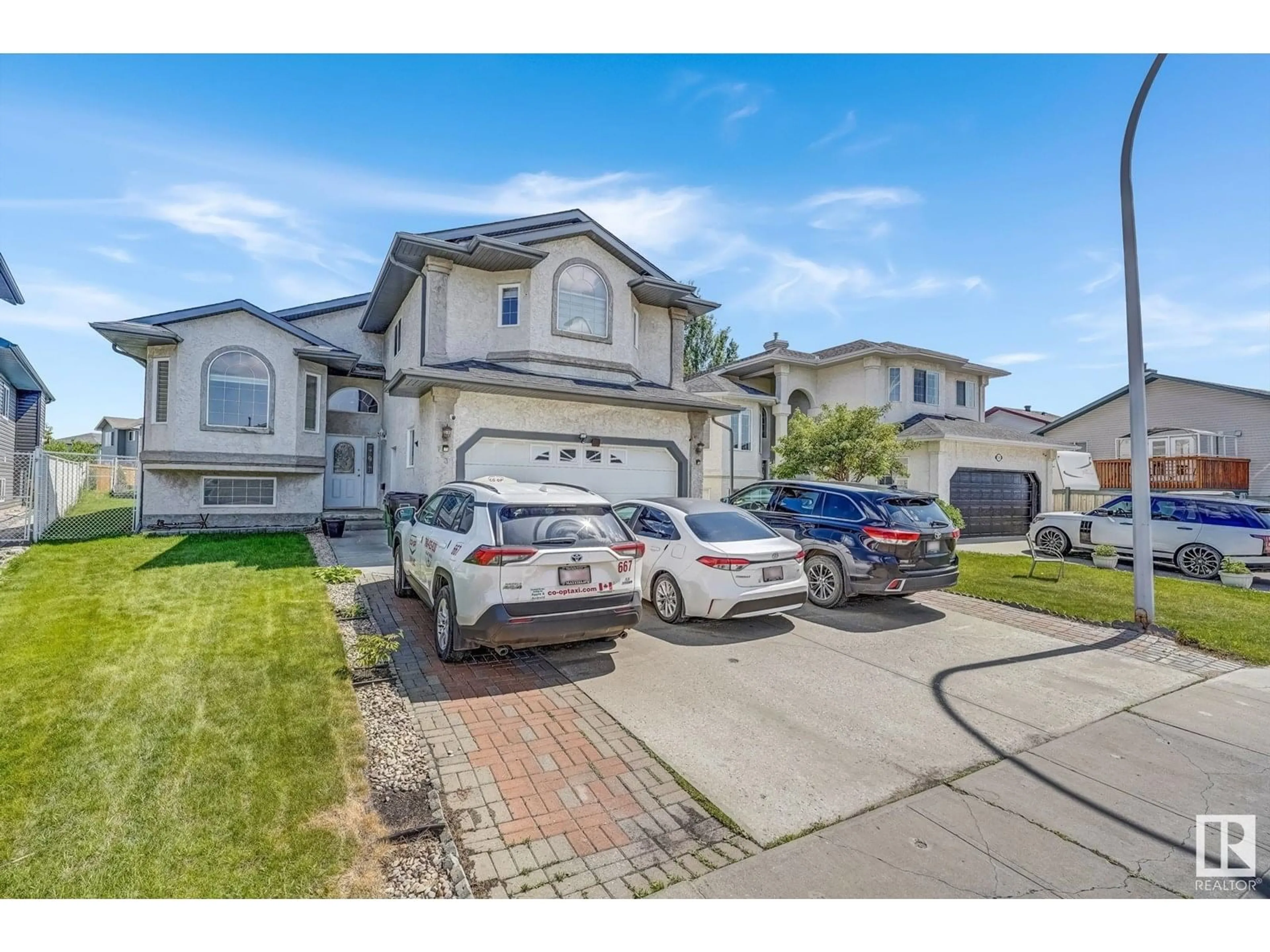 A pic from outside/outdoor area/front of a property/back of a property/a pic from drone, street for 723 KIRKNESS RD, Edmonton Alberta T5Y2Y8