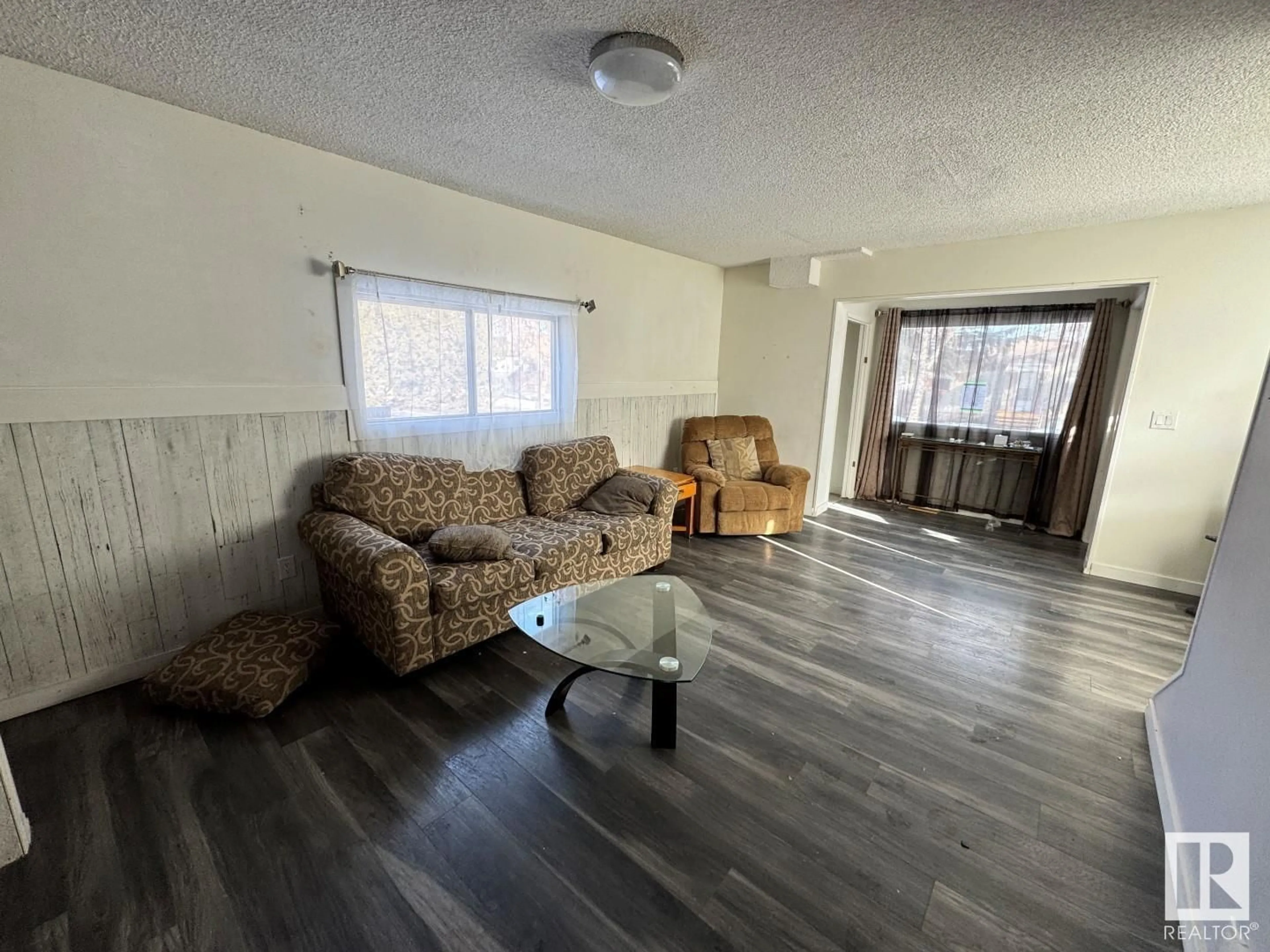 A pic of a room for 11928 68 ST, Edmonton Alberta T5B1P7