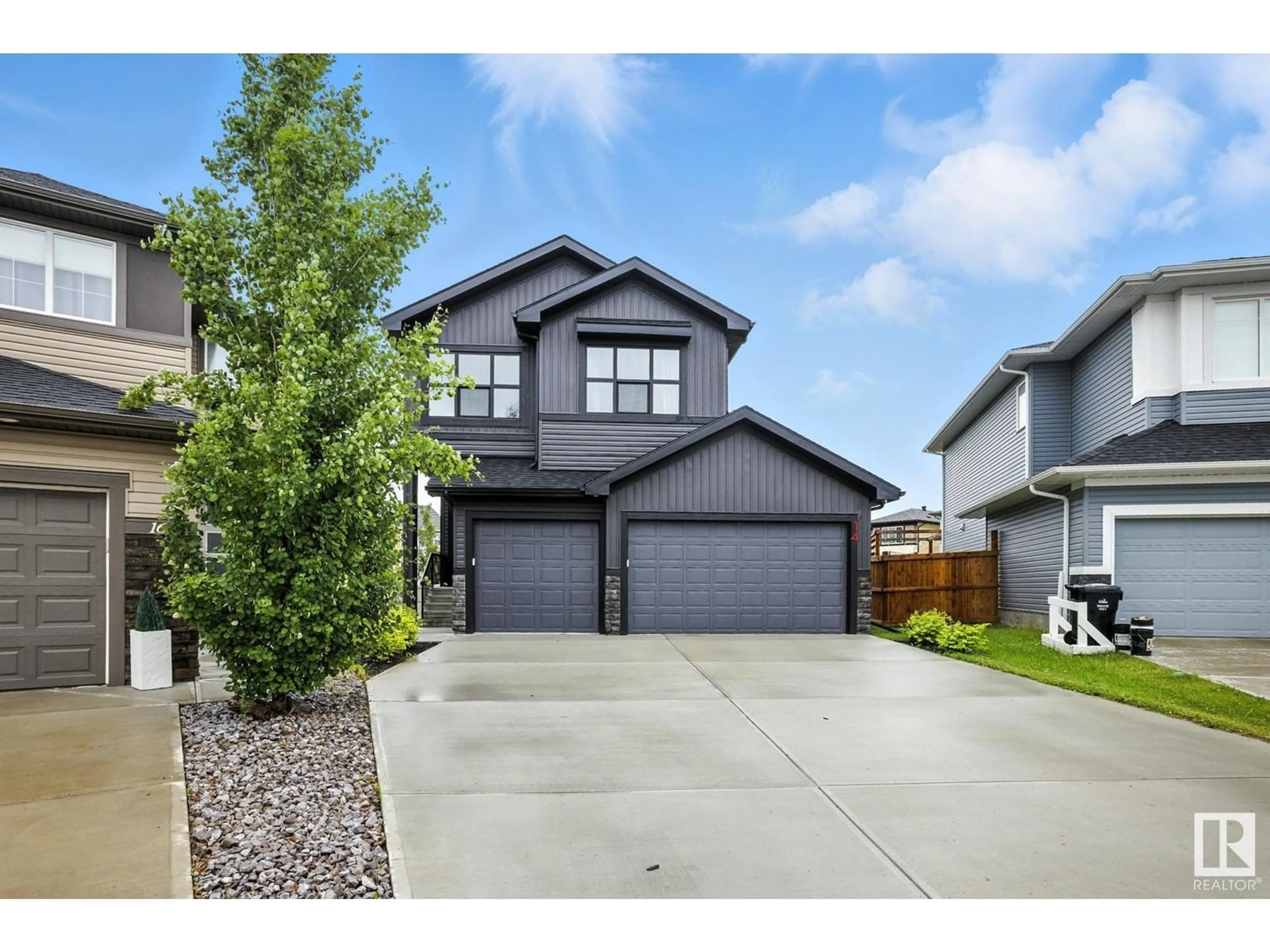 Home with vinyl exterior material, street for 14 ROBERTS CL, Leduc Alberta T9E1K9