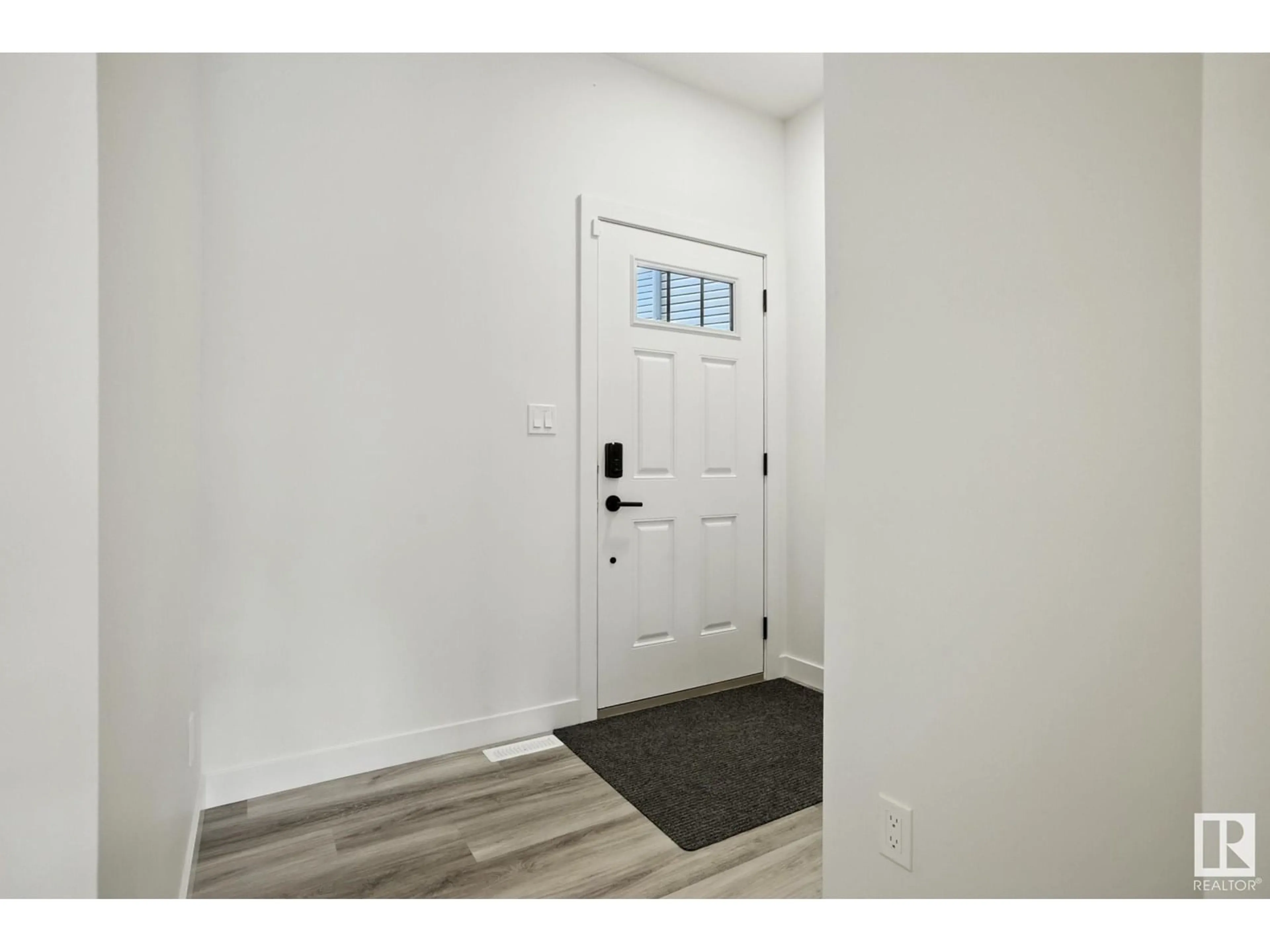 Indoor entryway for 14 ROBERTS CL, Leduc Alberta T9E1K9