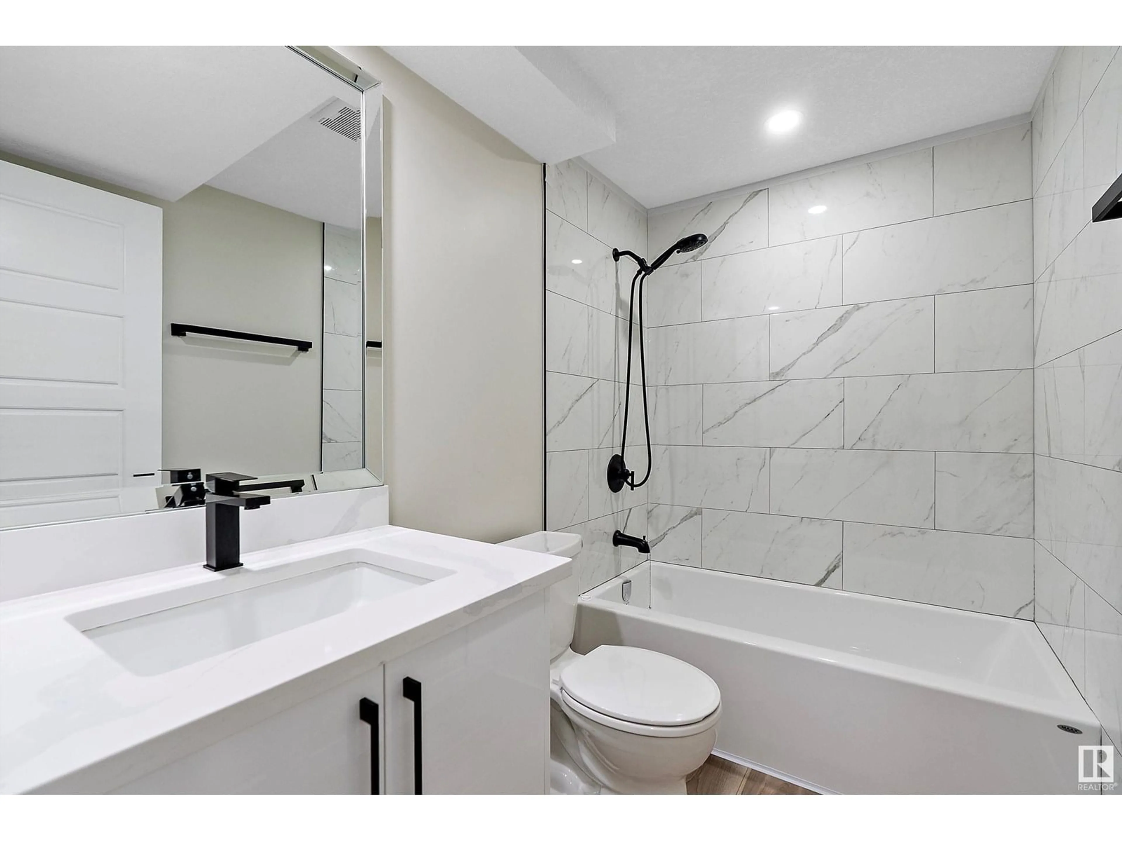 Standard bathroom, ceramic/tile floor for NW - 2636 192 ST, Edmonton Alberta T6M1L1