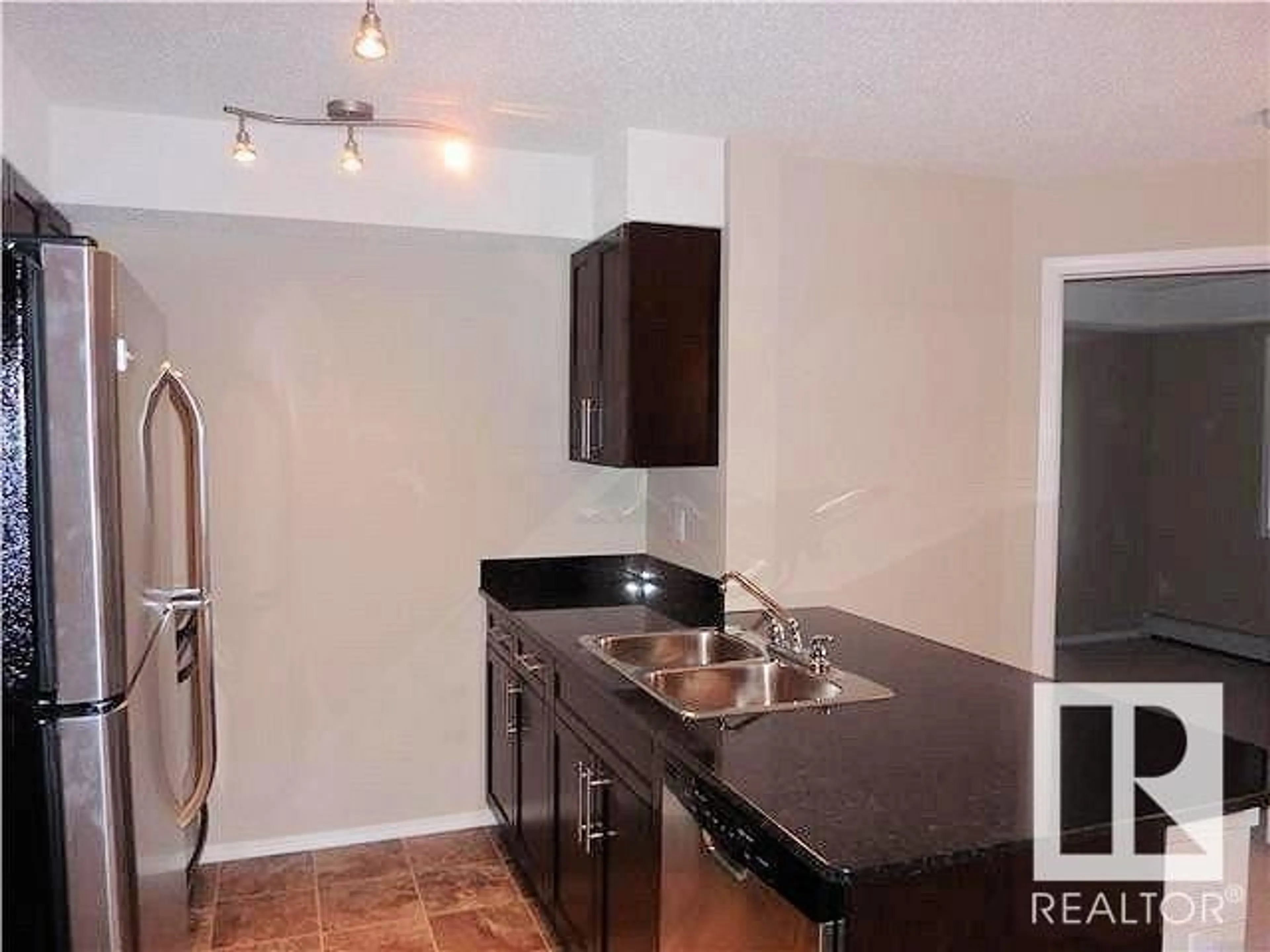 Standard kitchen, unknown for 205 11816 22 AV SW, Edmonton Alberta T6W2A2