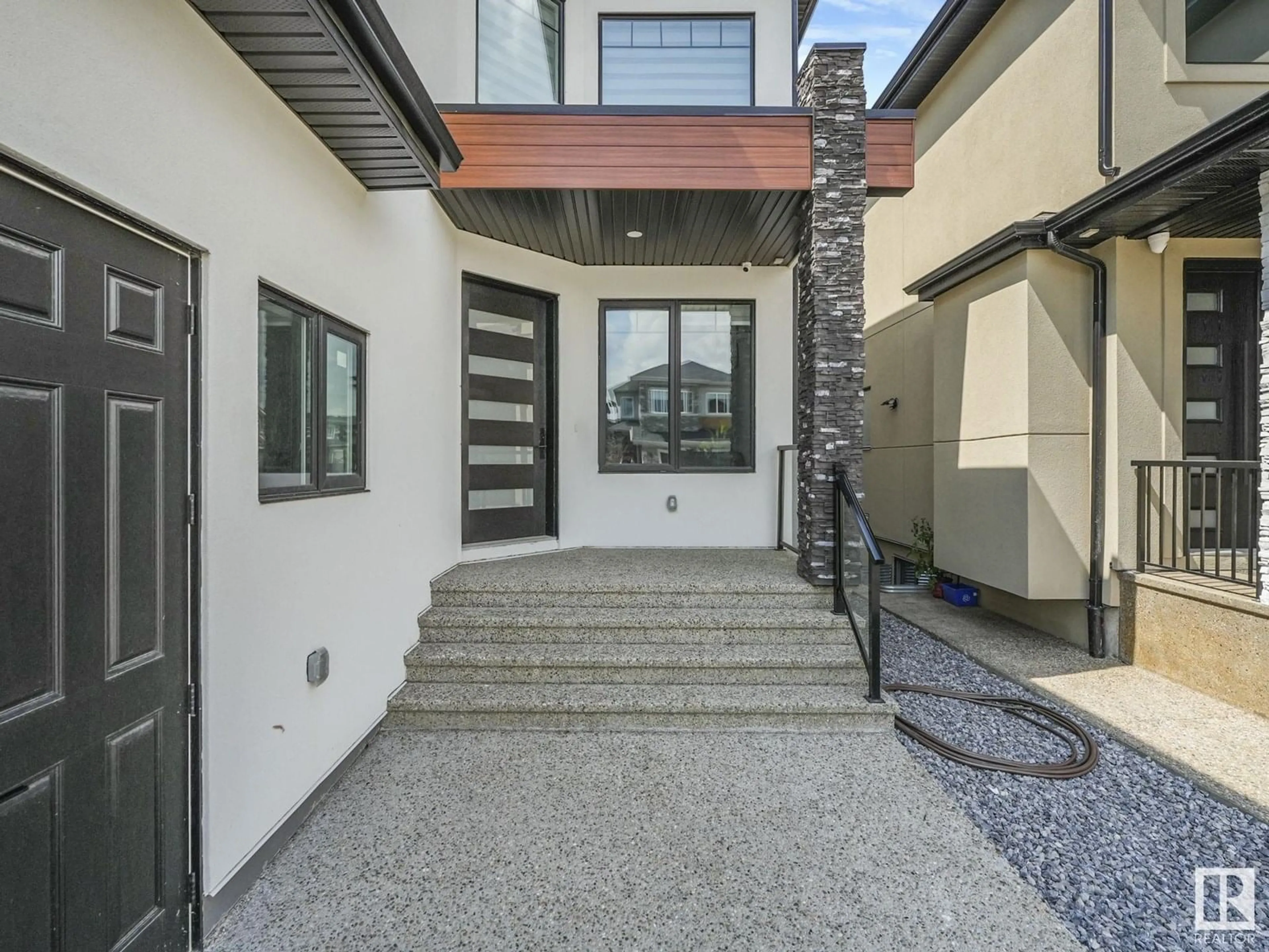 Unknown for 120 38 ST SW, Edmonton Alberta T6X2W3