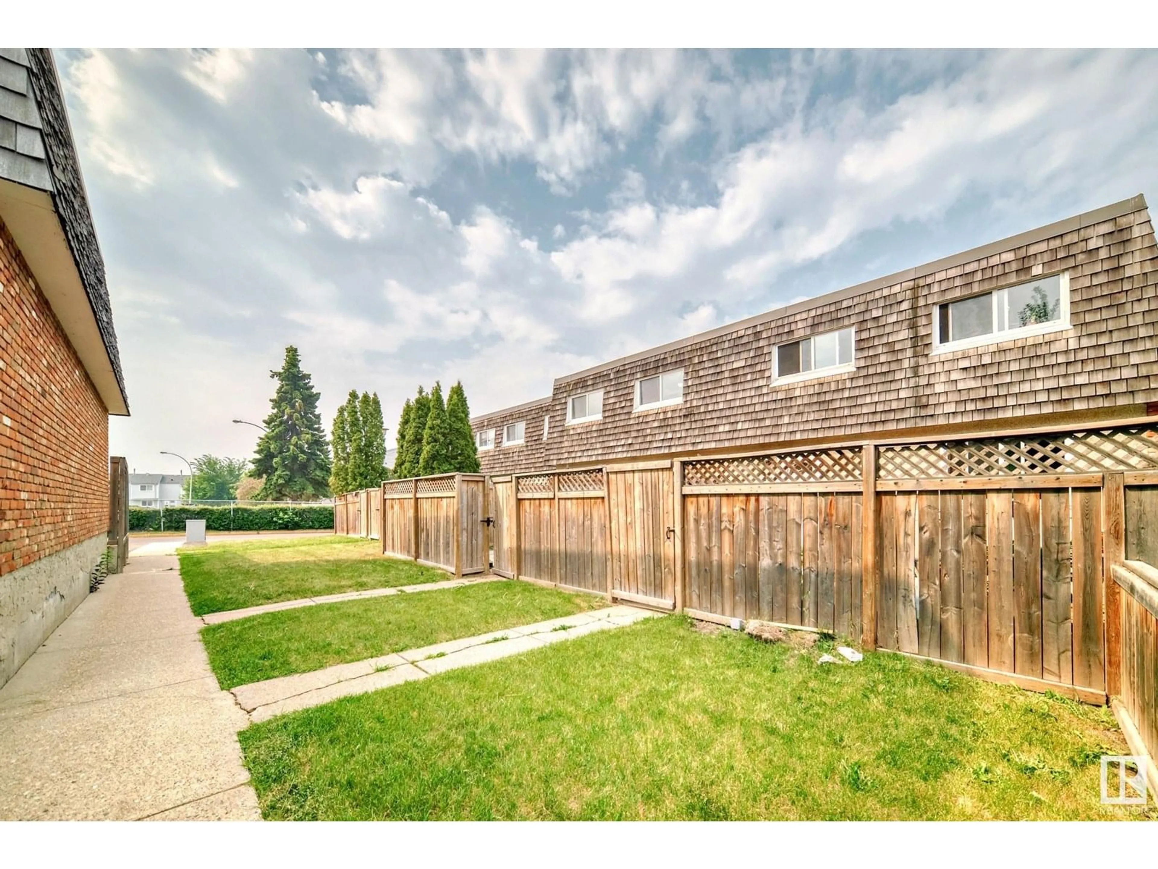 Patio, unknown for 173 MAYFAIR MEWS, Edmonton Alberta T5E5R7