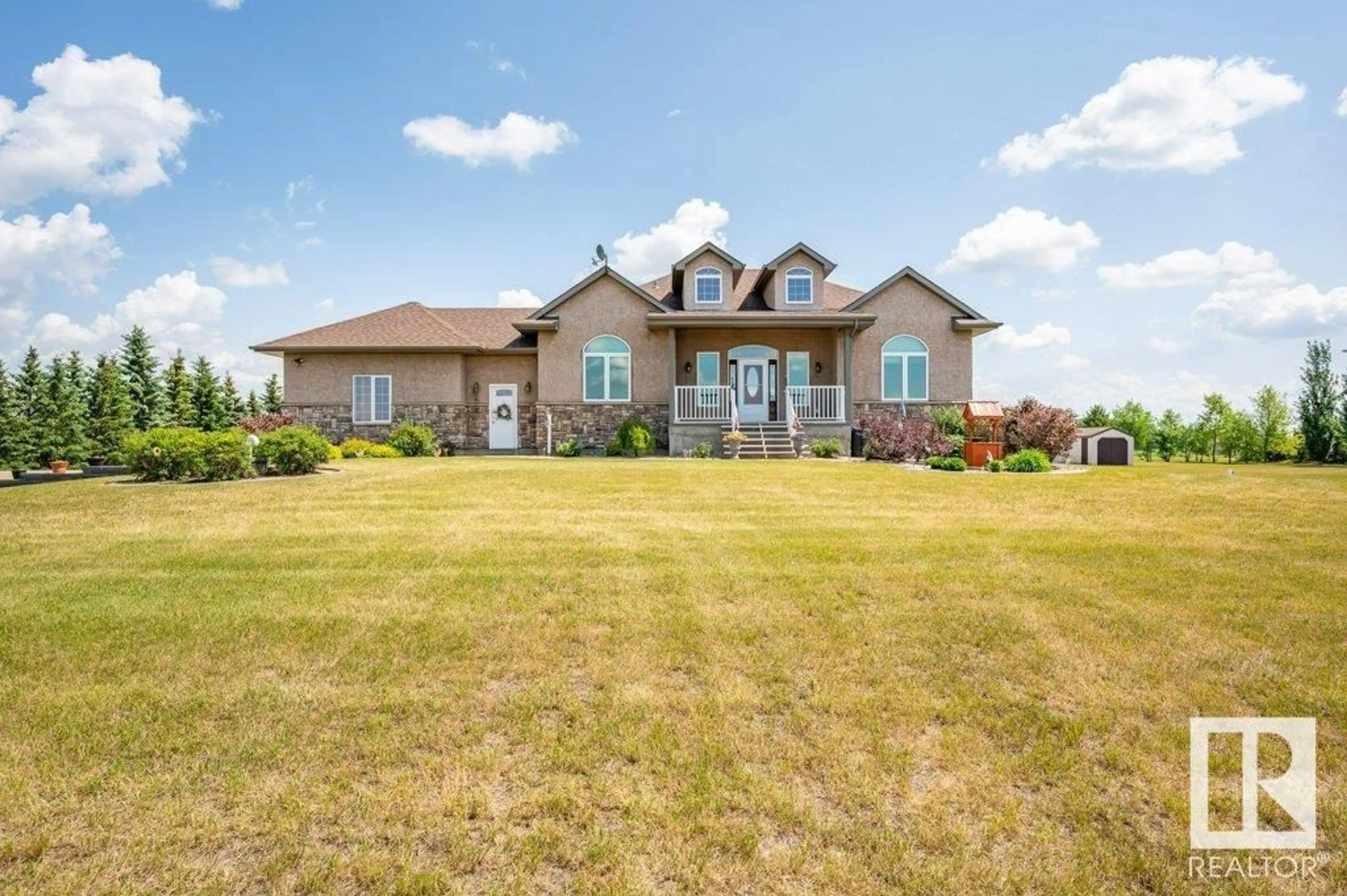 A pic from outside/outdoor area/front of a property/back of a property/a pic from drone, unknown for 56203 RGE ROAD 230, Rural Sturgeon County Alberta T0A1N0