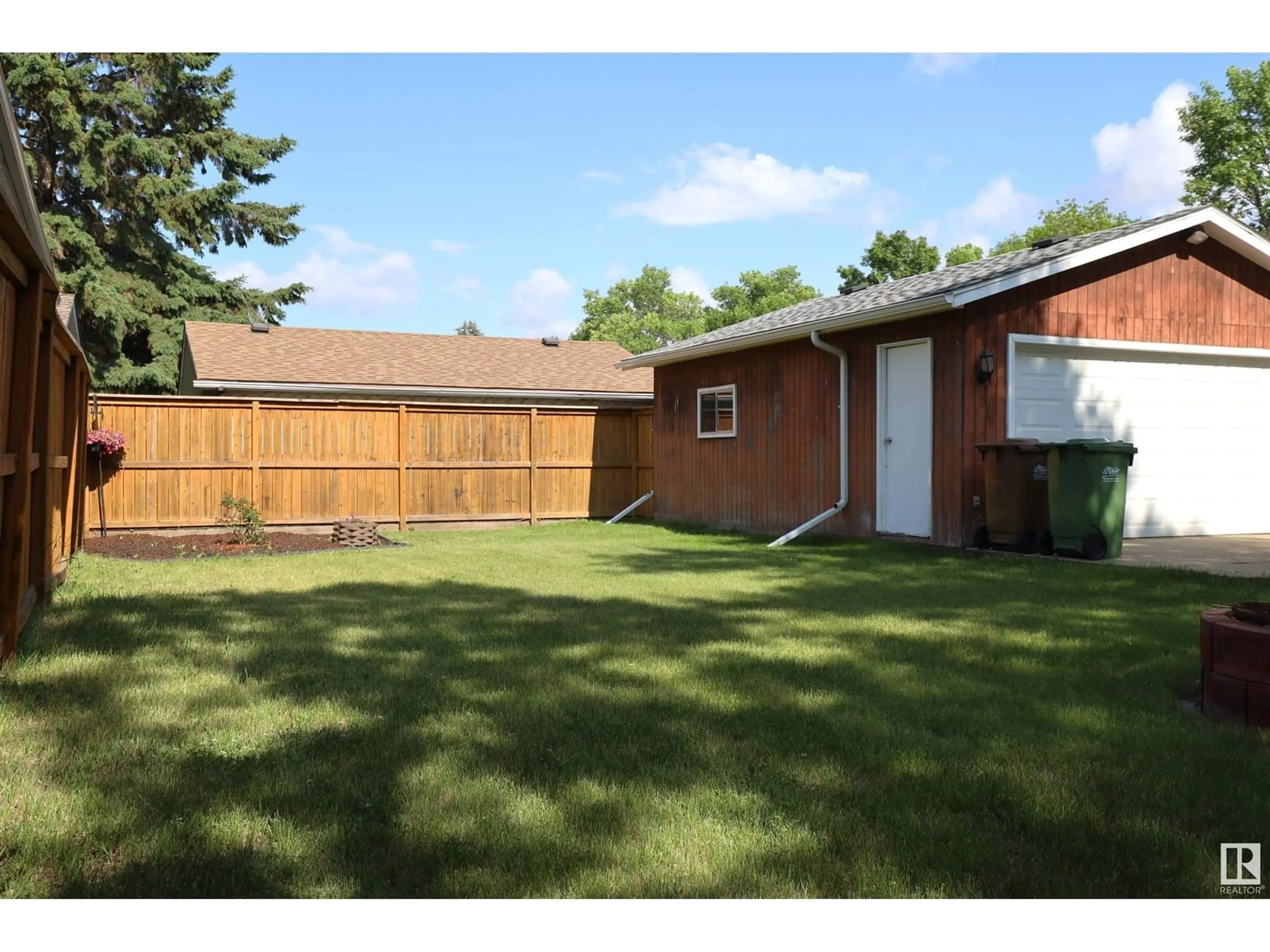 Unknown for 1 MILBURN CR, St. Albert Alberta T8N2C4