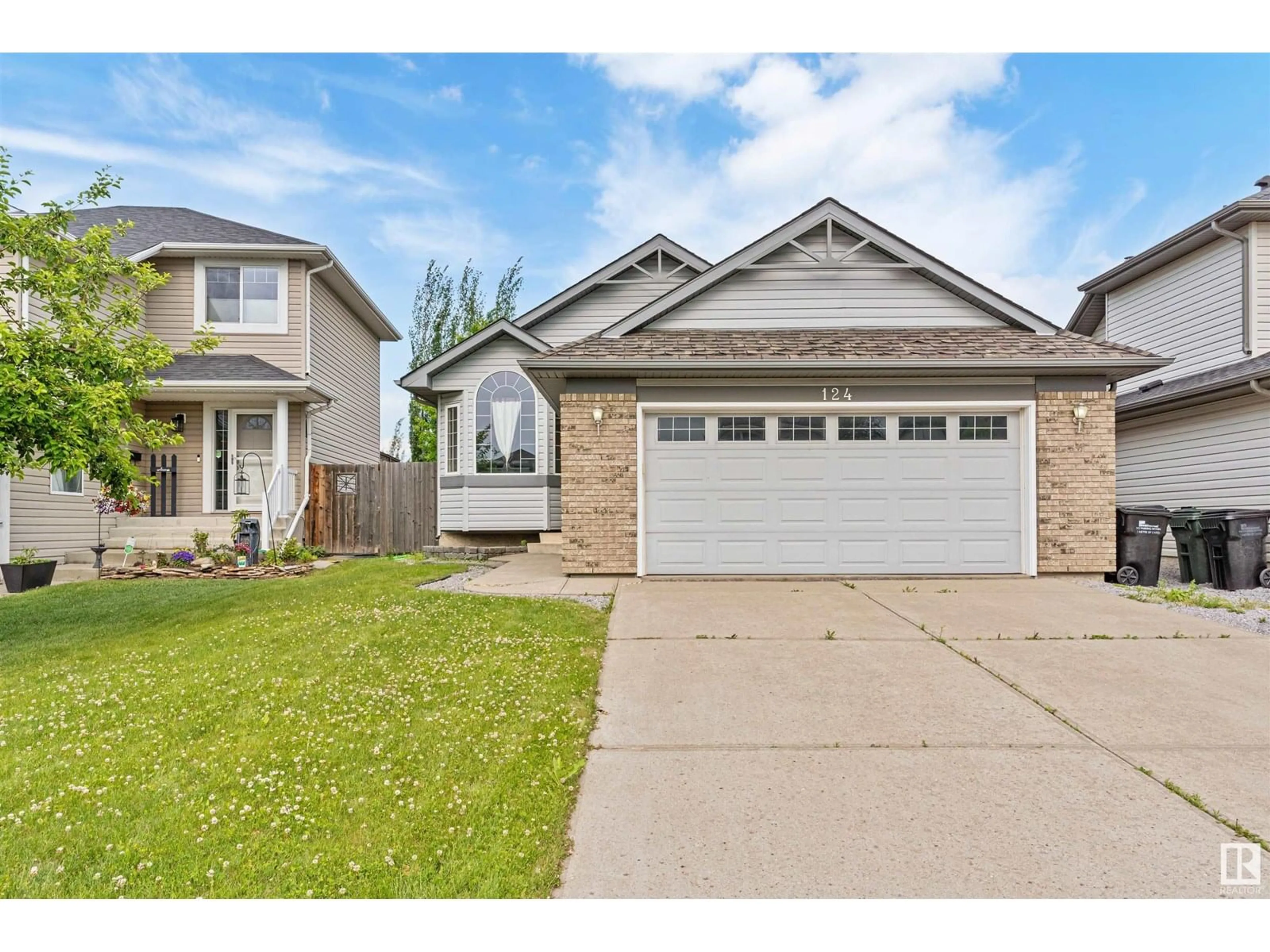 Home with vinyl exterior material, street for 124 CHRISTINA WY, Sherwood Park Alberta T8H2K5
