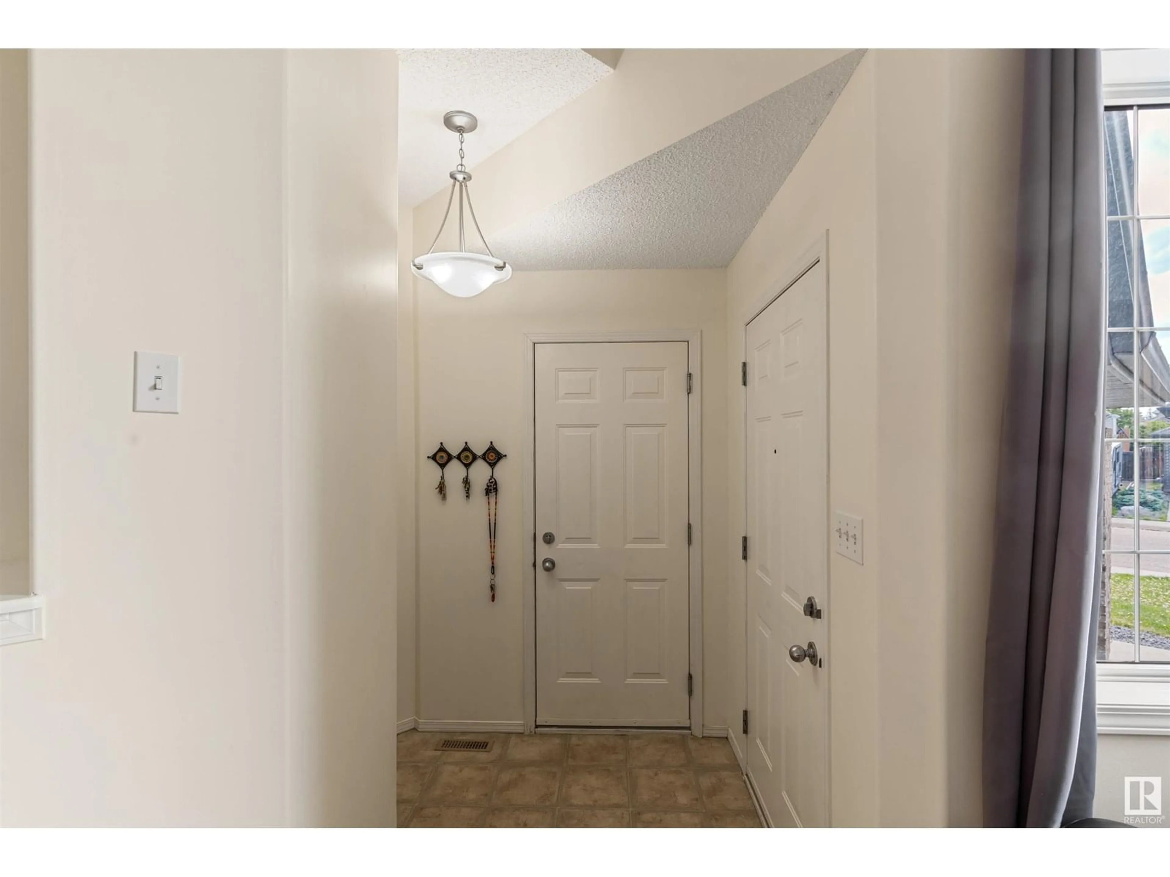 Indoor entryway for 124 CHRISTINA WY, Sherwood Park Alberta T8H2K5