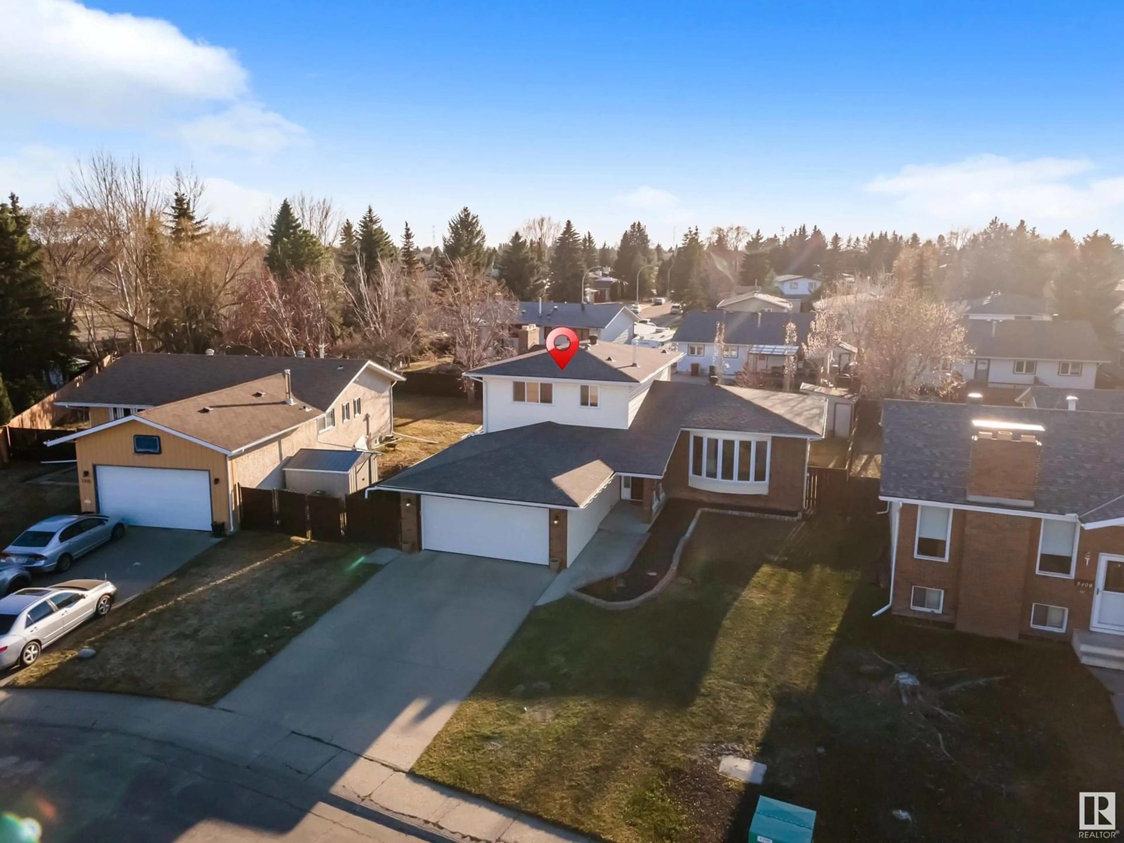 A pic from outside/outdoor area/front of a property/back of a property/a pic from drone, street for 2404 80 ST, Edmonton Alberta T6K3P6