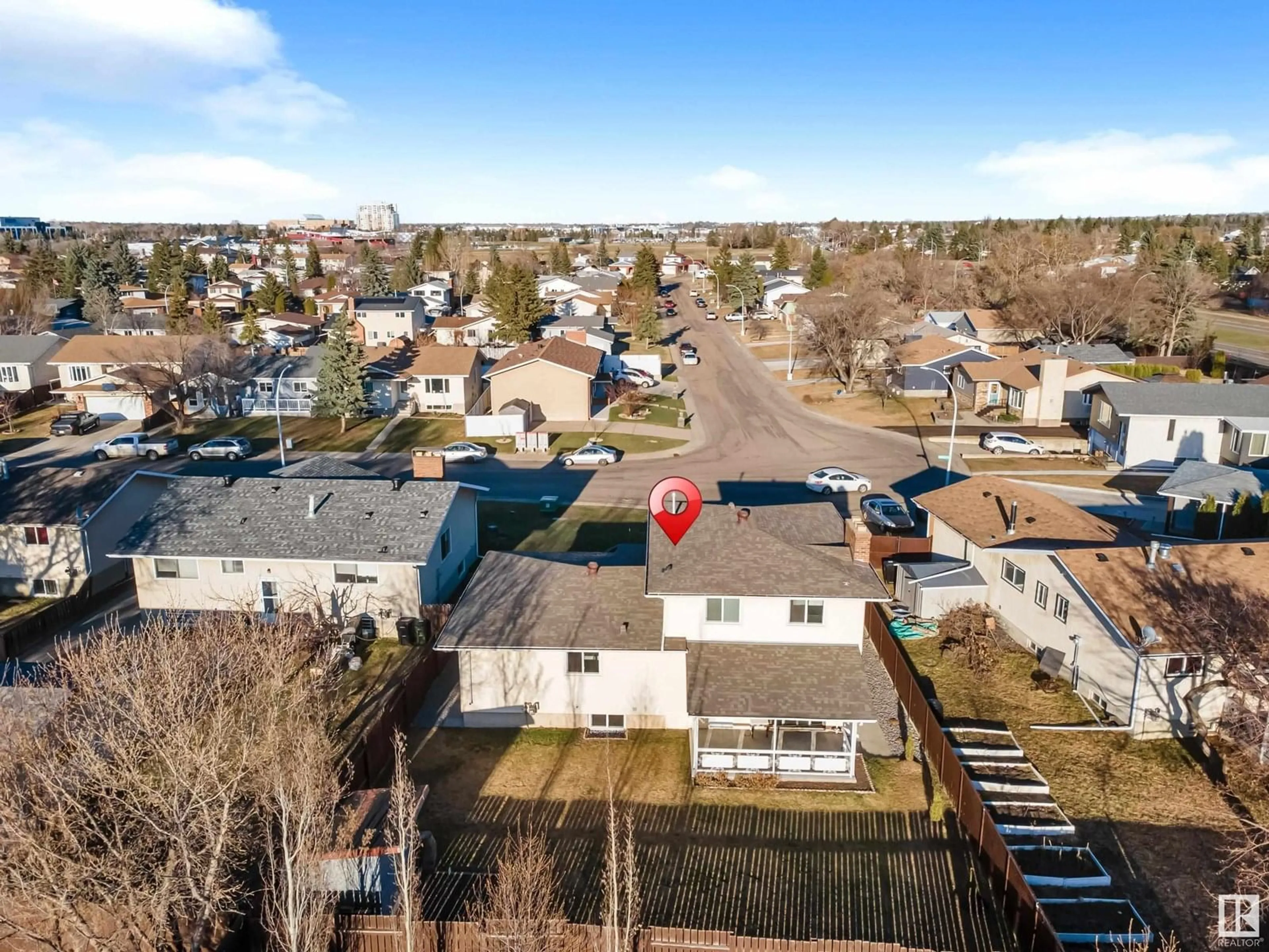 A pic from outside/outdoor area/front of a property/back of a property/a pic from drone, street for 2404 80 ST, Edmonton Alberta T6K3P6
