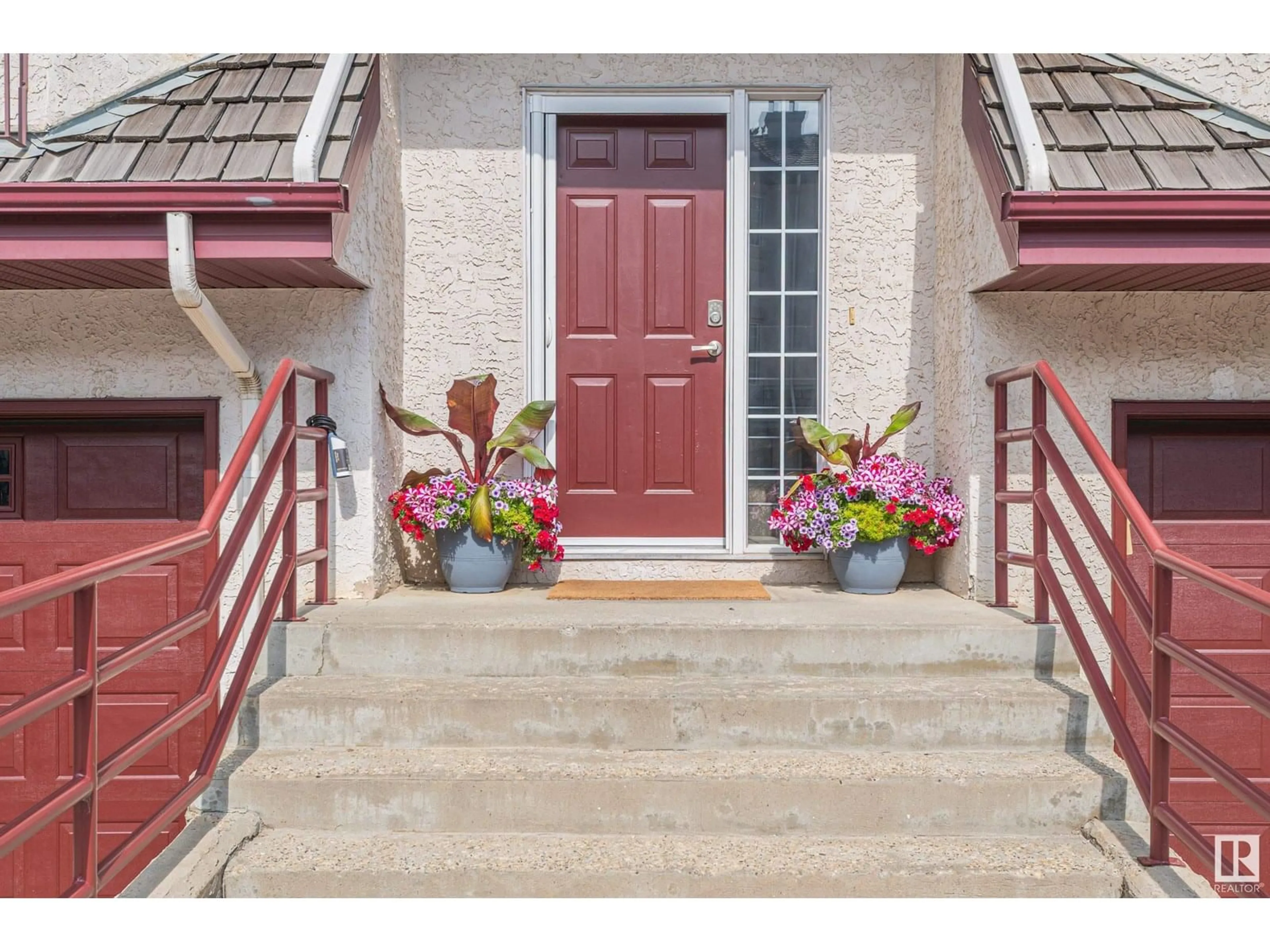 Indoor entryway for #29 - 1237 CARTER CREST RD, Edmonton Alberta T6R2R2