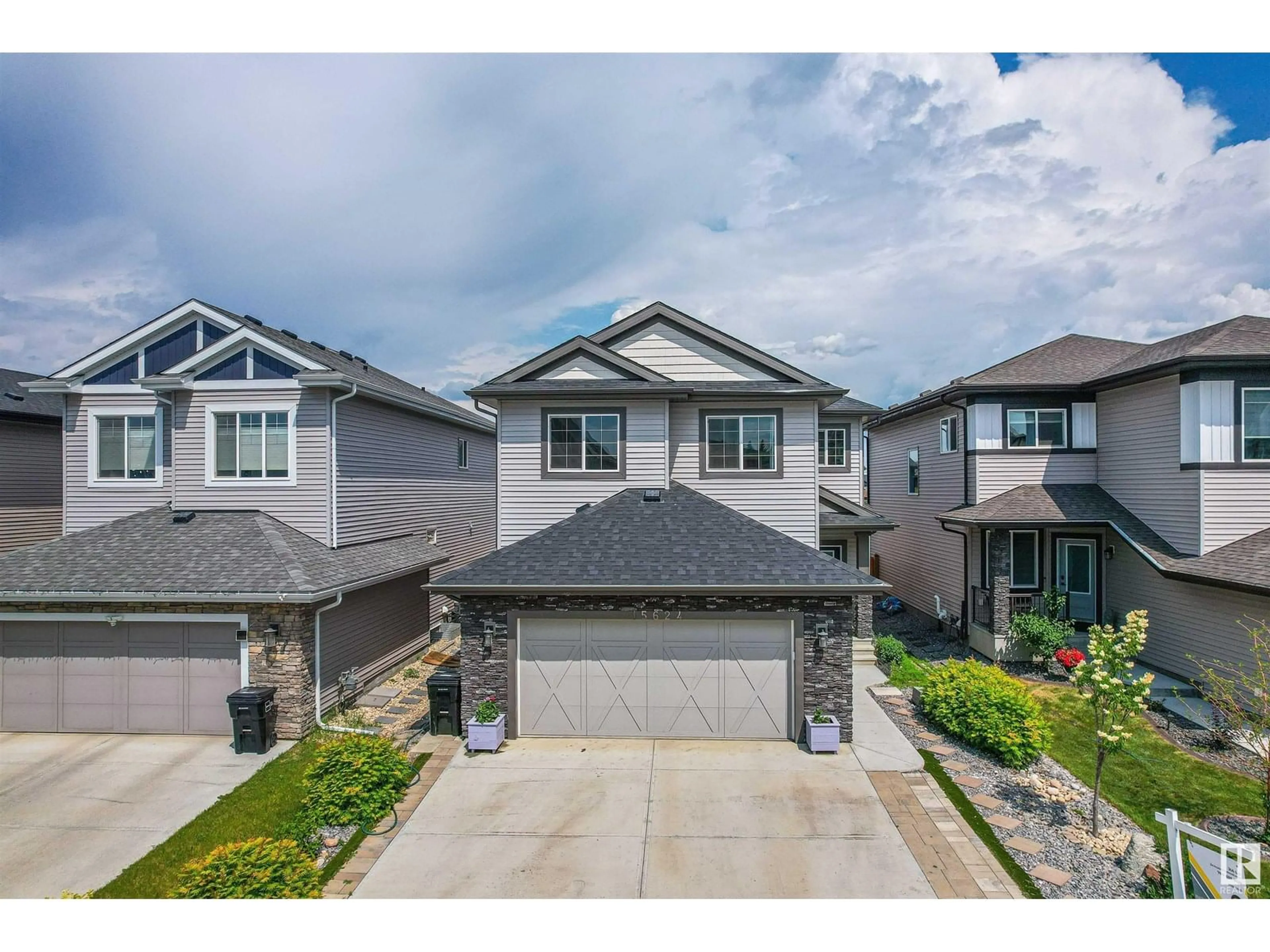 A pic from outside/outdoor area/front of a property/back of a property/a pic from drone, street for SW - 15624 15 AV, Edmonton Alberta T6W4K8