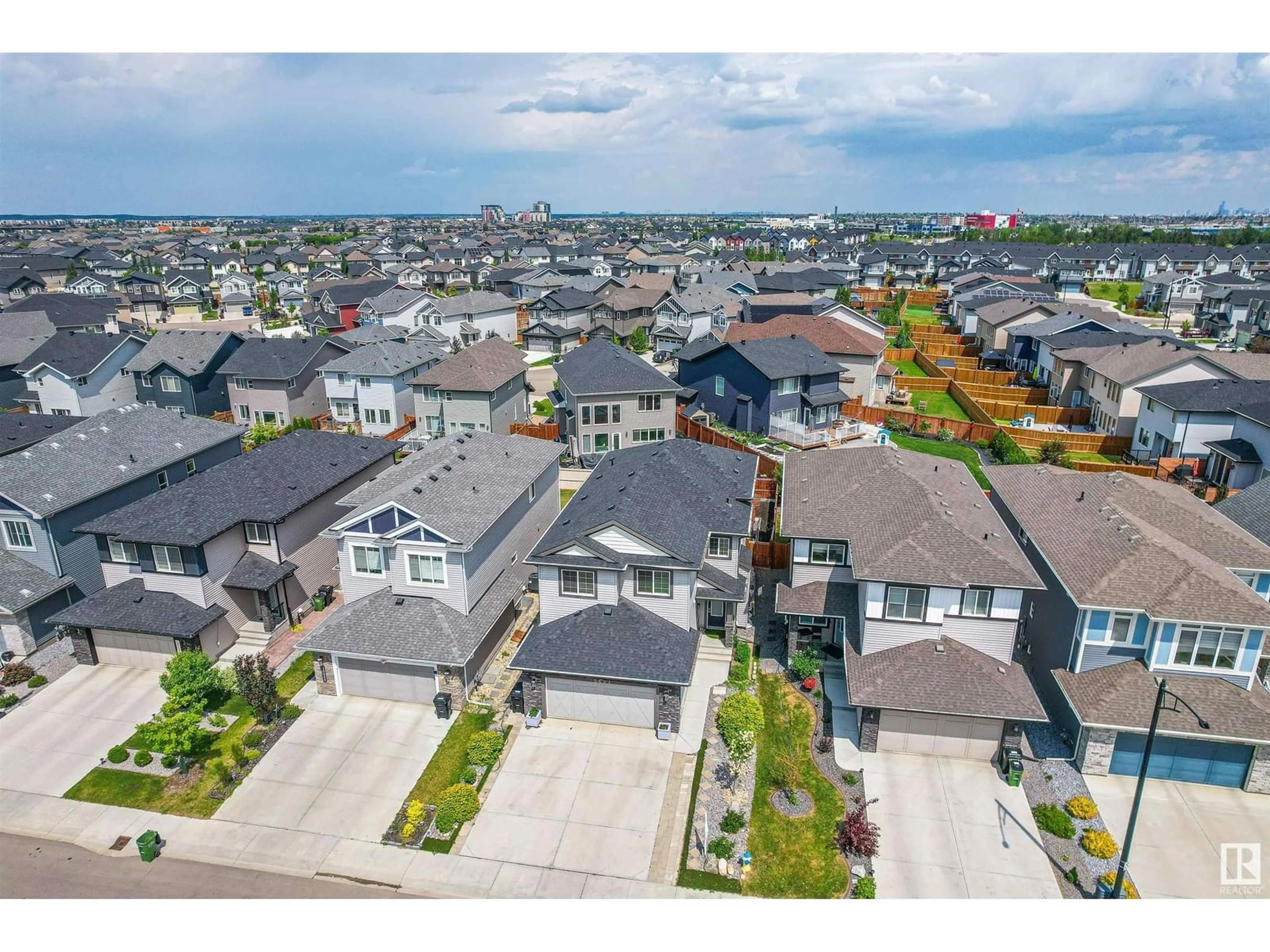 A pic from outside/outdoor area/front of a property/back of a property/a pic from drone, street for SW - 15624 15 AV, Edmonton Alberta T6W4K8