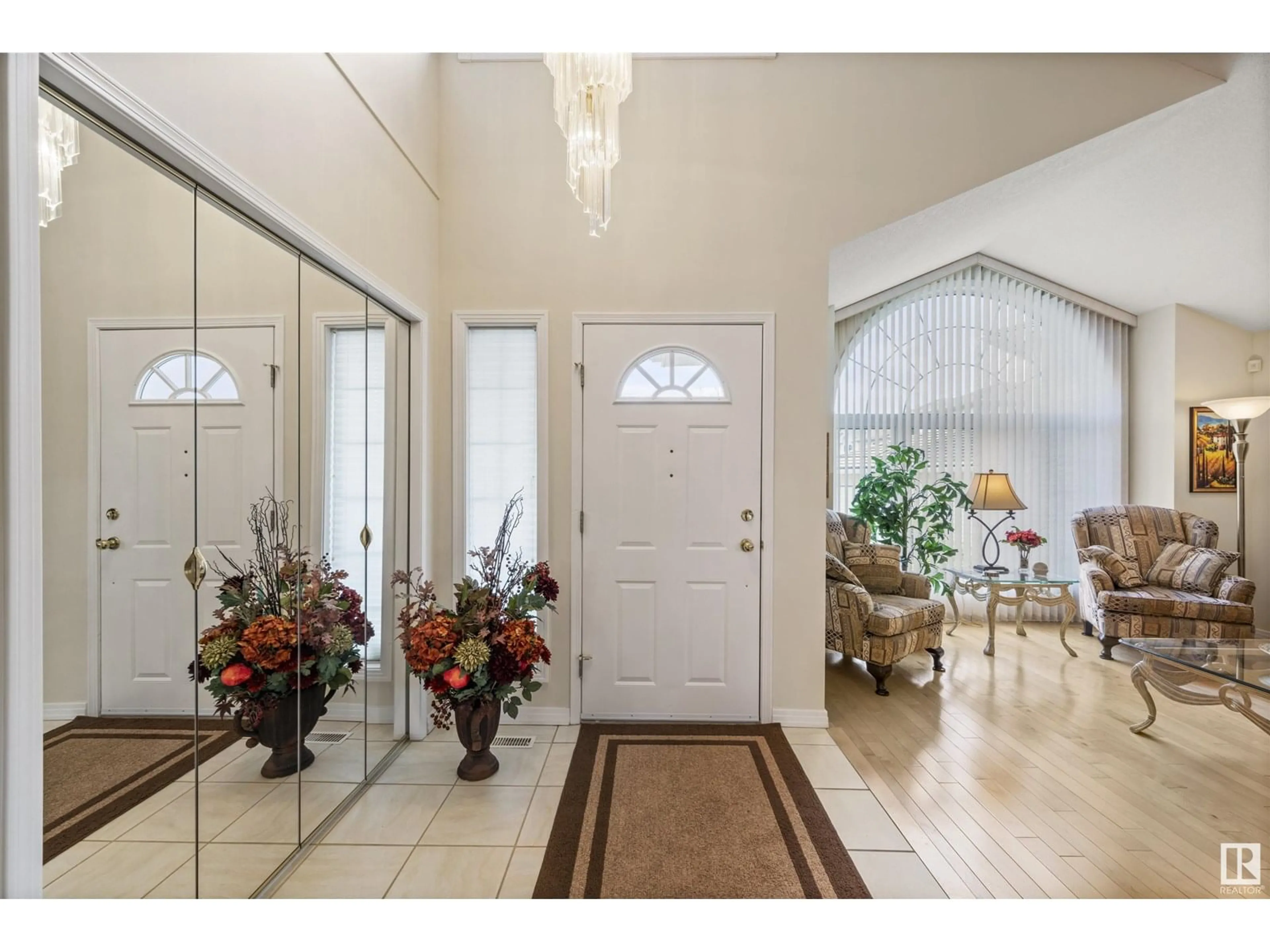 Indoor entryway for 515 BUCHANAN RD, Edmonton Alberta T6R2B5