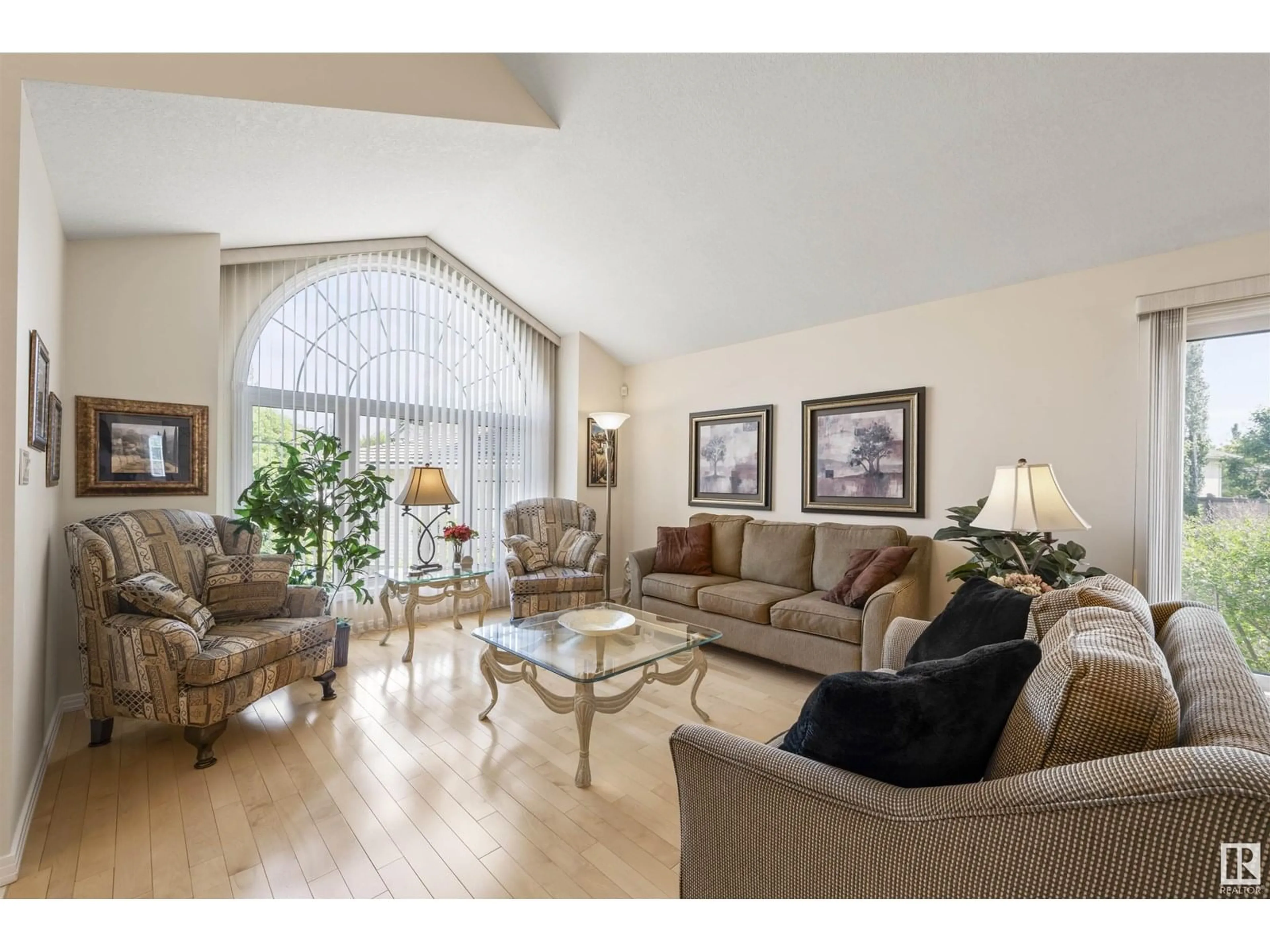 Living room with furniture, unknown for 515 BUCHANAN RD, Edmonton Alberta T6R2B5