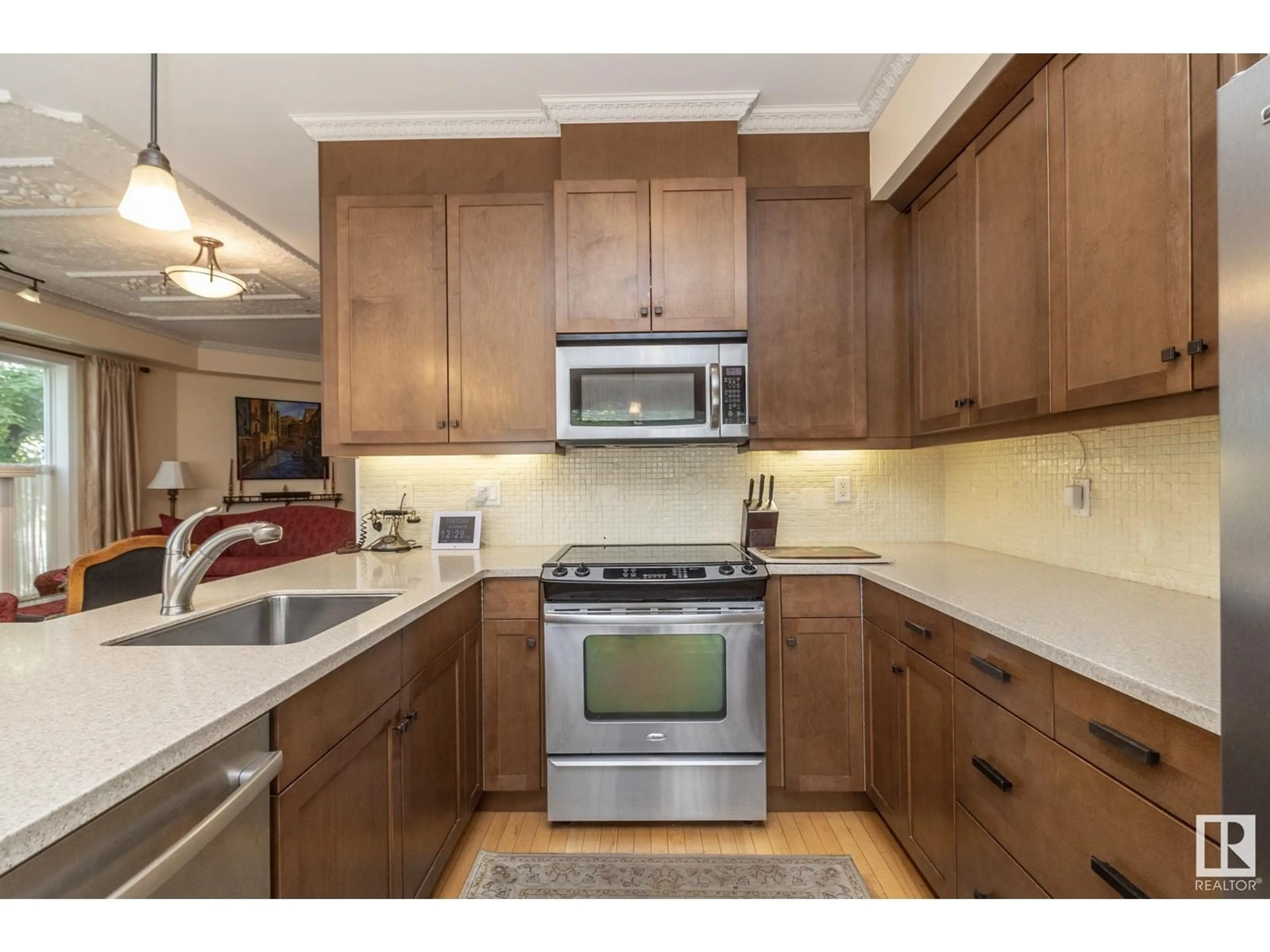 Standard kitchen, unknown for 206 - 10939 82 AV, Edmonton Alberta T6G0S7
