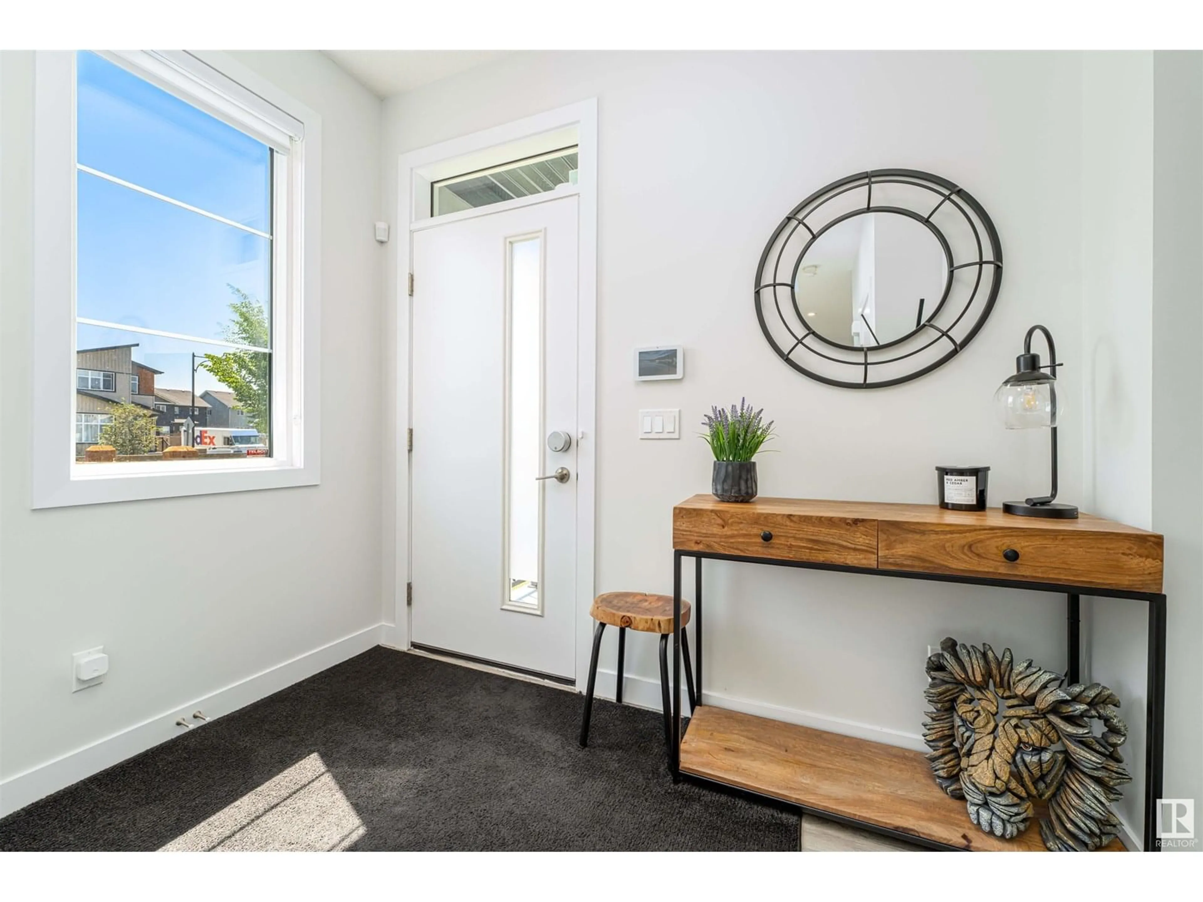 Indoor entryway for 17007 64 ST, Edmonton Alberta T5Y3X7