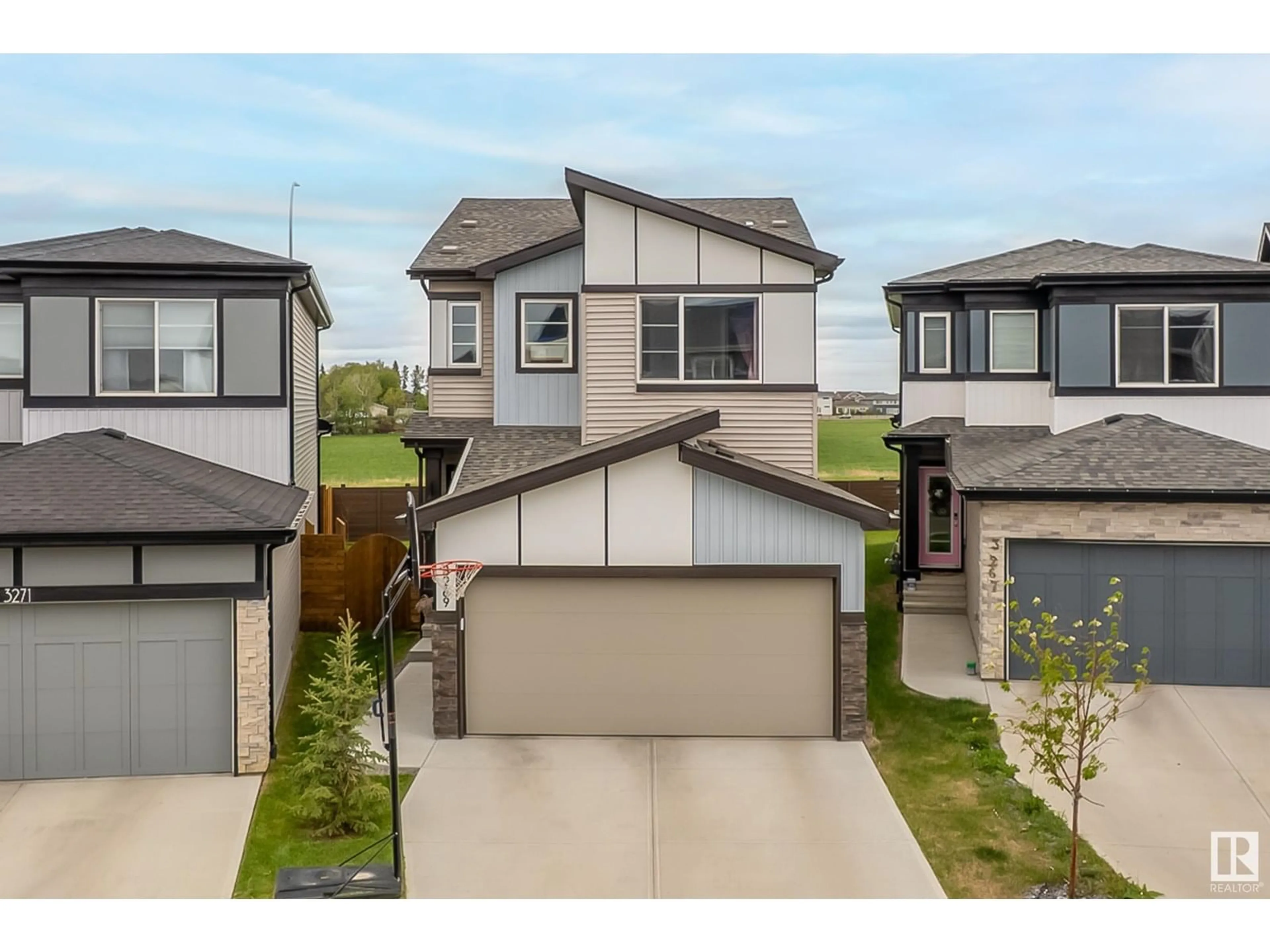 A pic from outside/outdoor area/front of a property/back of a property/a pic from drone, street for SW - 3269 KULAY WY, Edmonton Alberta T6W5B5