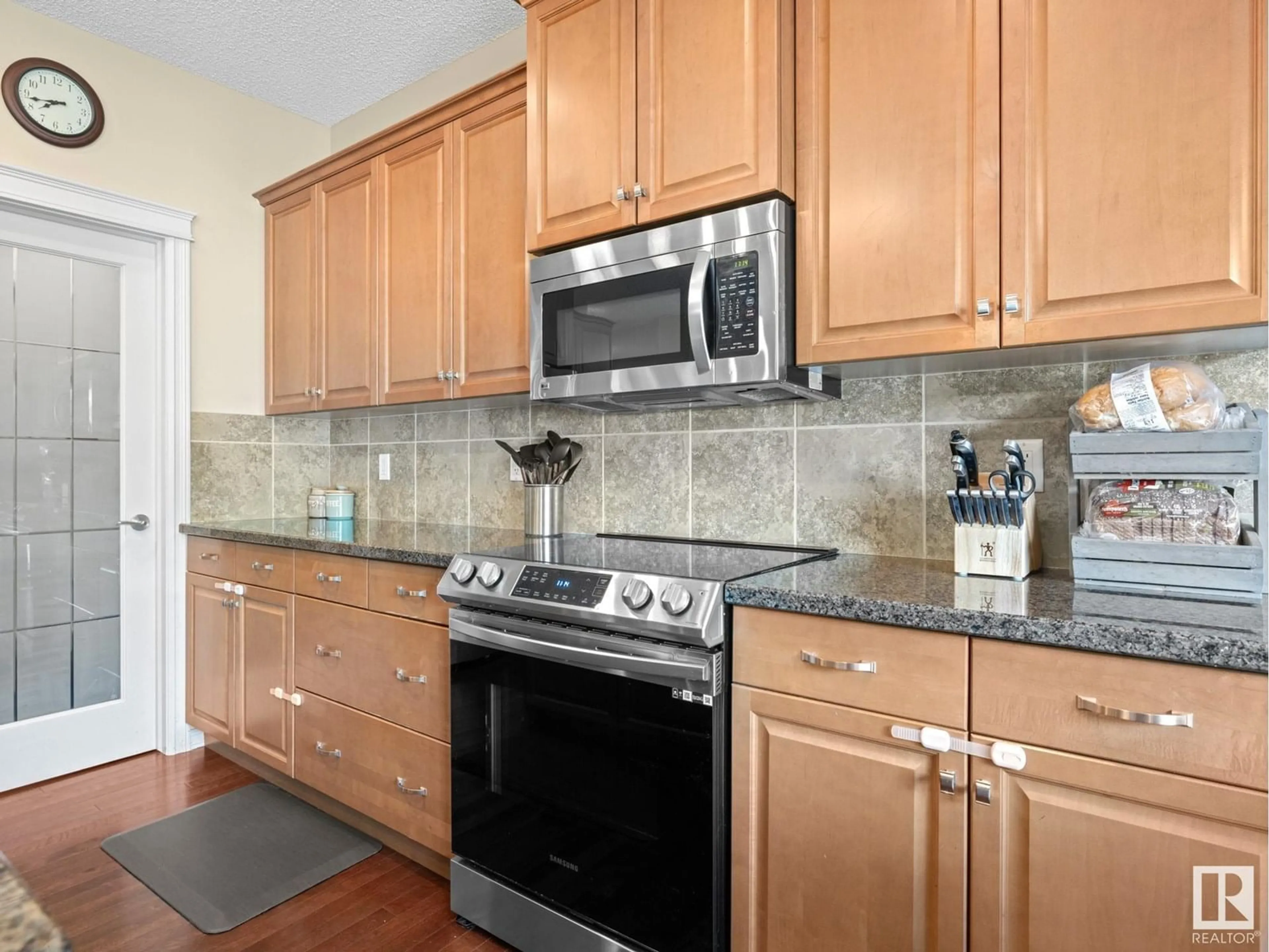 Standard kitchen, ceramic/tile floor for 8 BREMNER CRESCENT, Fort Saskatchewan Alberta T8L0E2