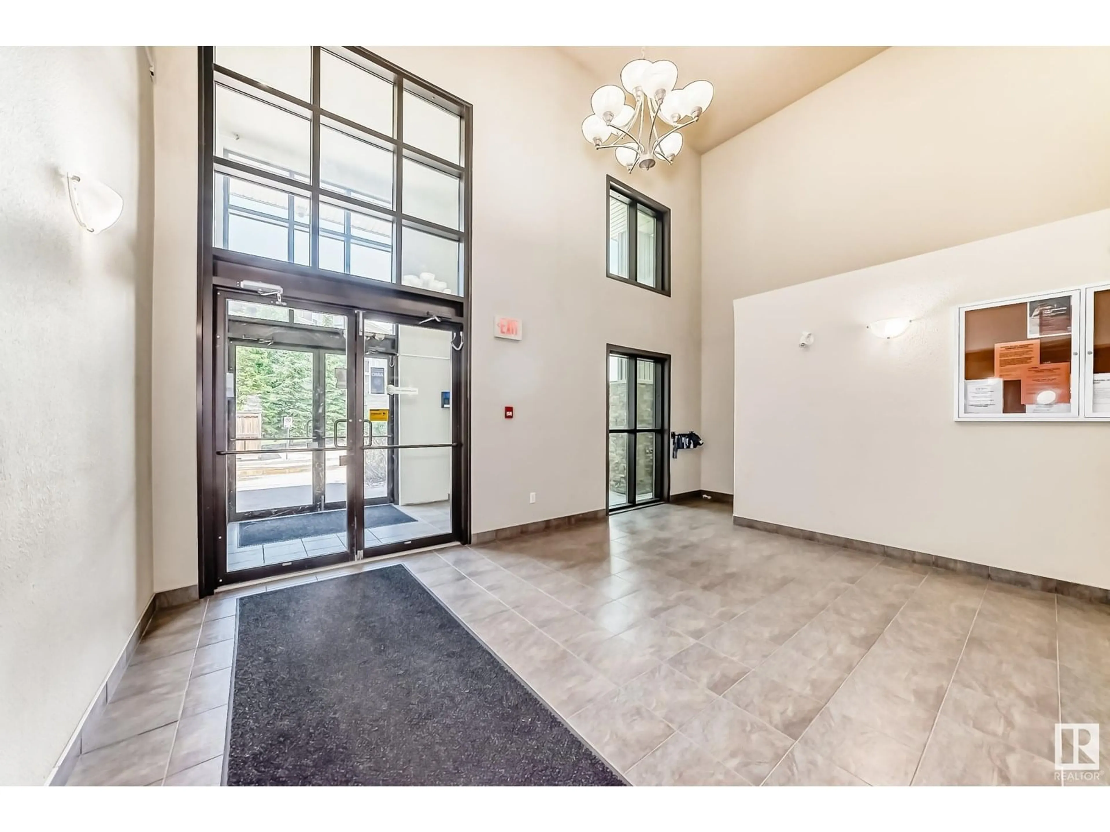 Indoor foyer for 7339 - 1414 SOUTH TERWILLEGAR DR, Edmonton Alberta T6R0E1